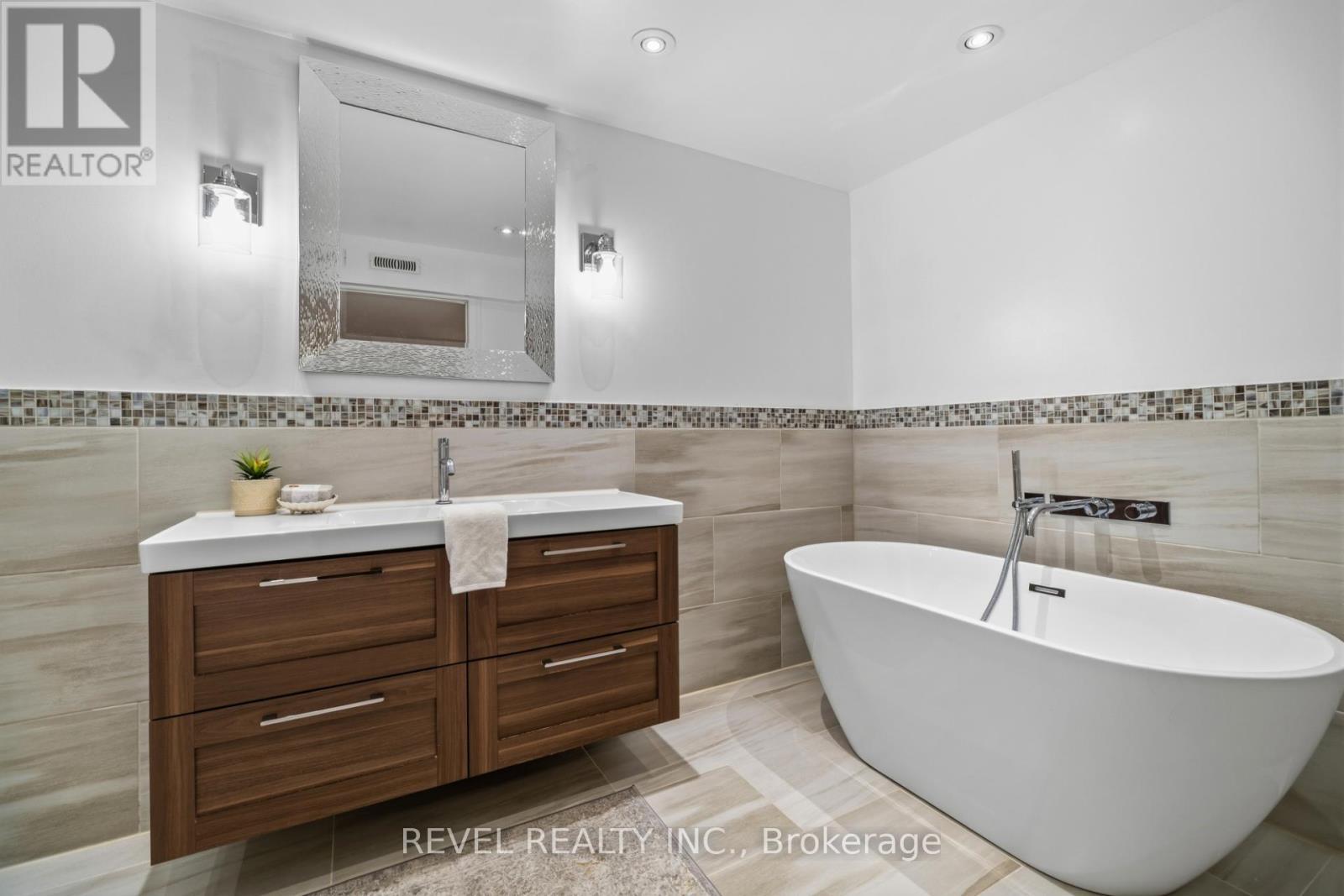 1648 Crediton Parkway, Mississauga, ON