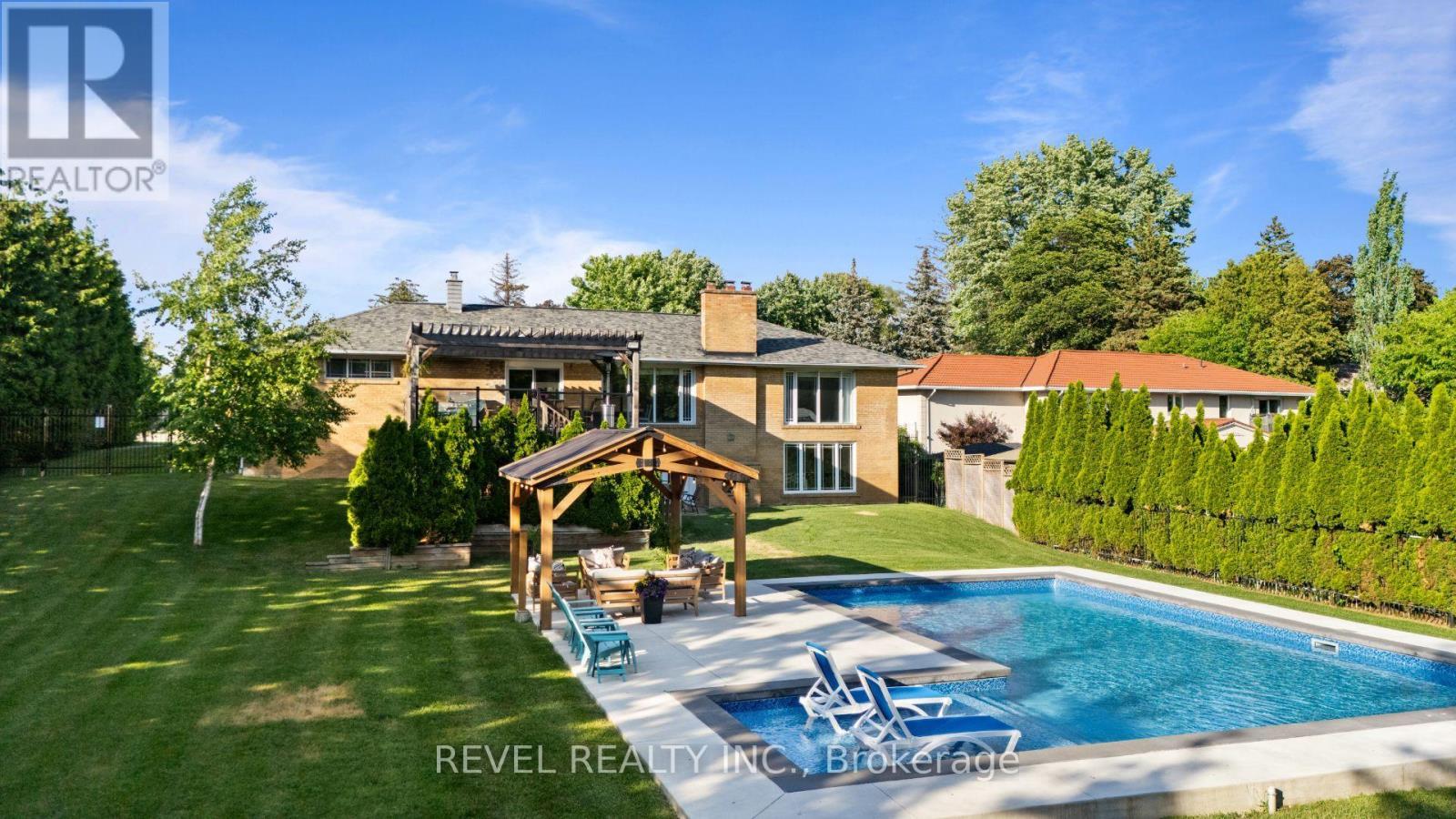 1648 Crediton Parkway, Mississauga, ON