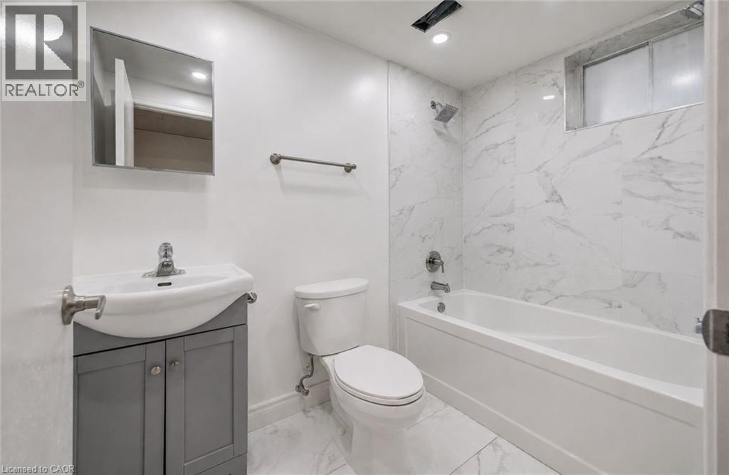 543 Glen Forrest Boulevard, Waterloo, ON - Indoor Photo Showing Bathroom
