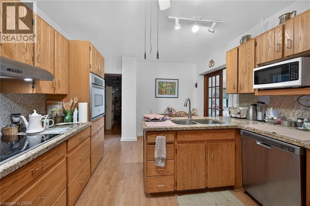 837 Smith Road, Ancaster, ON