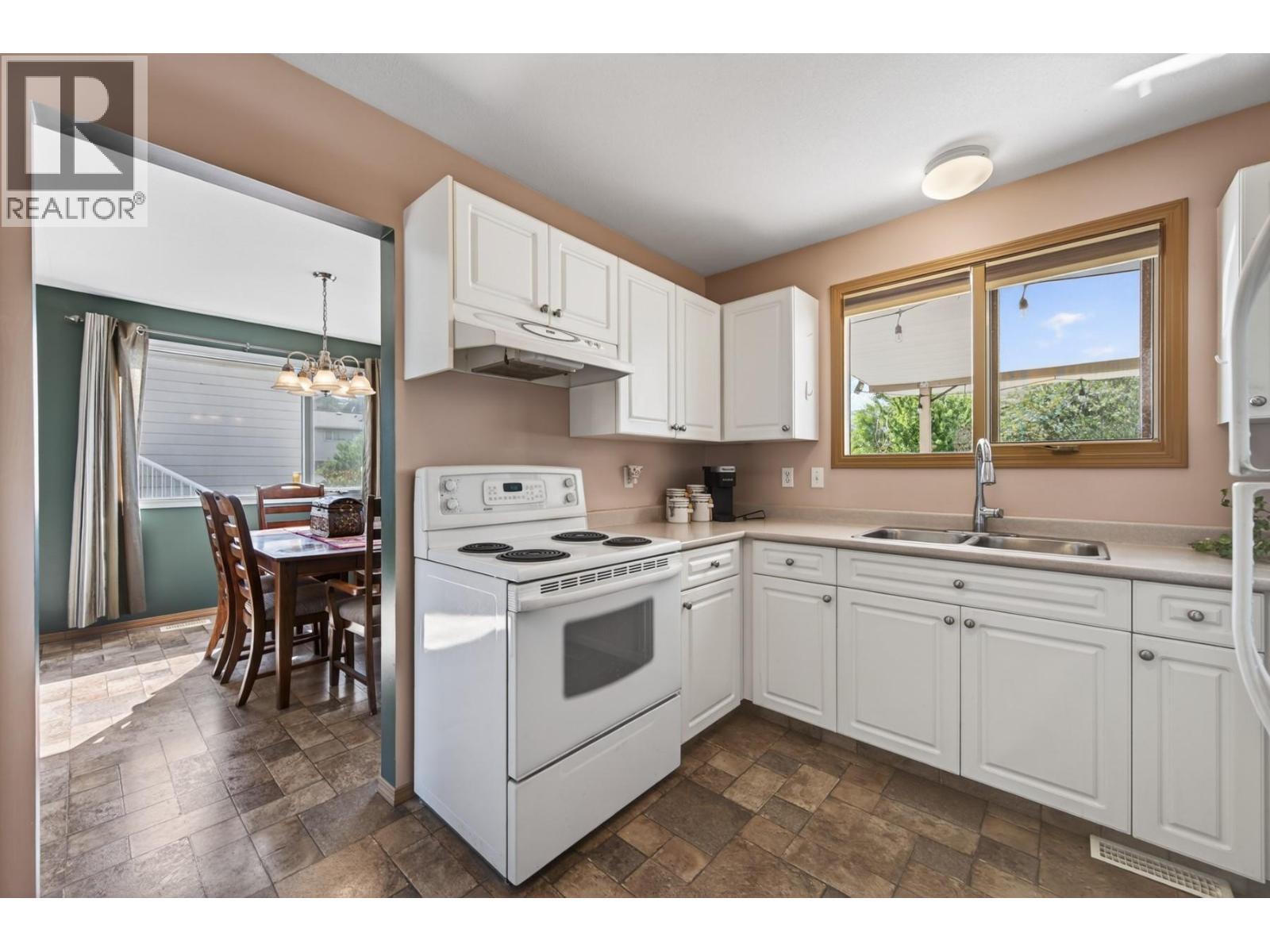 1106 Maclean Crescent, Cache Creek, BC - Indoor Photo Showing Kitchen With Double Sink