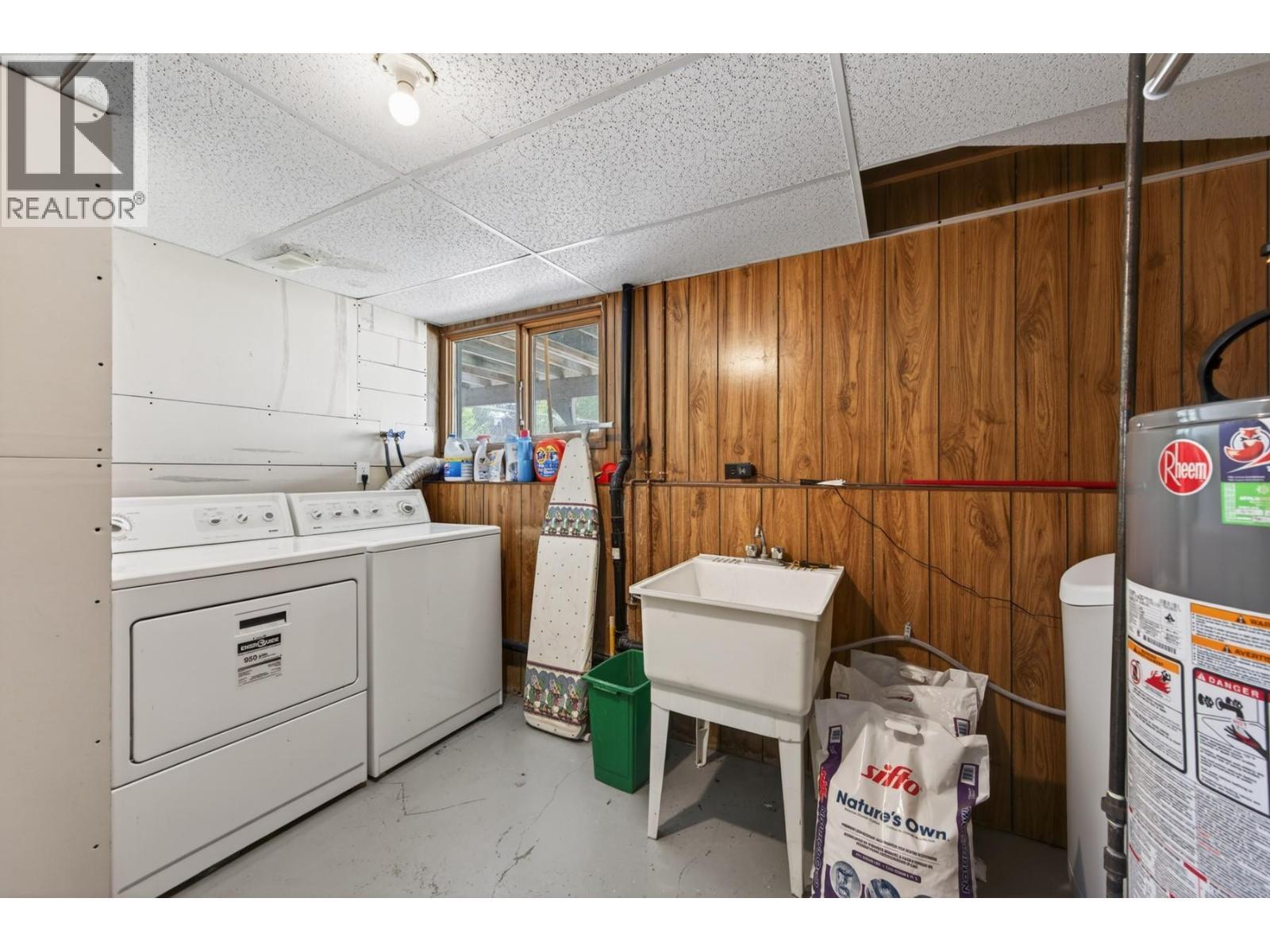 1106 Maclean Crescent, Cache Creek, BC - Indoor Photo Showing Laundry Room