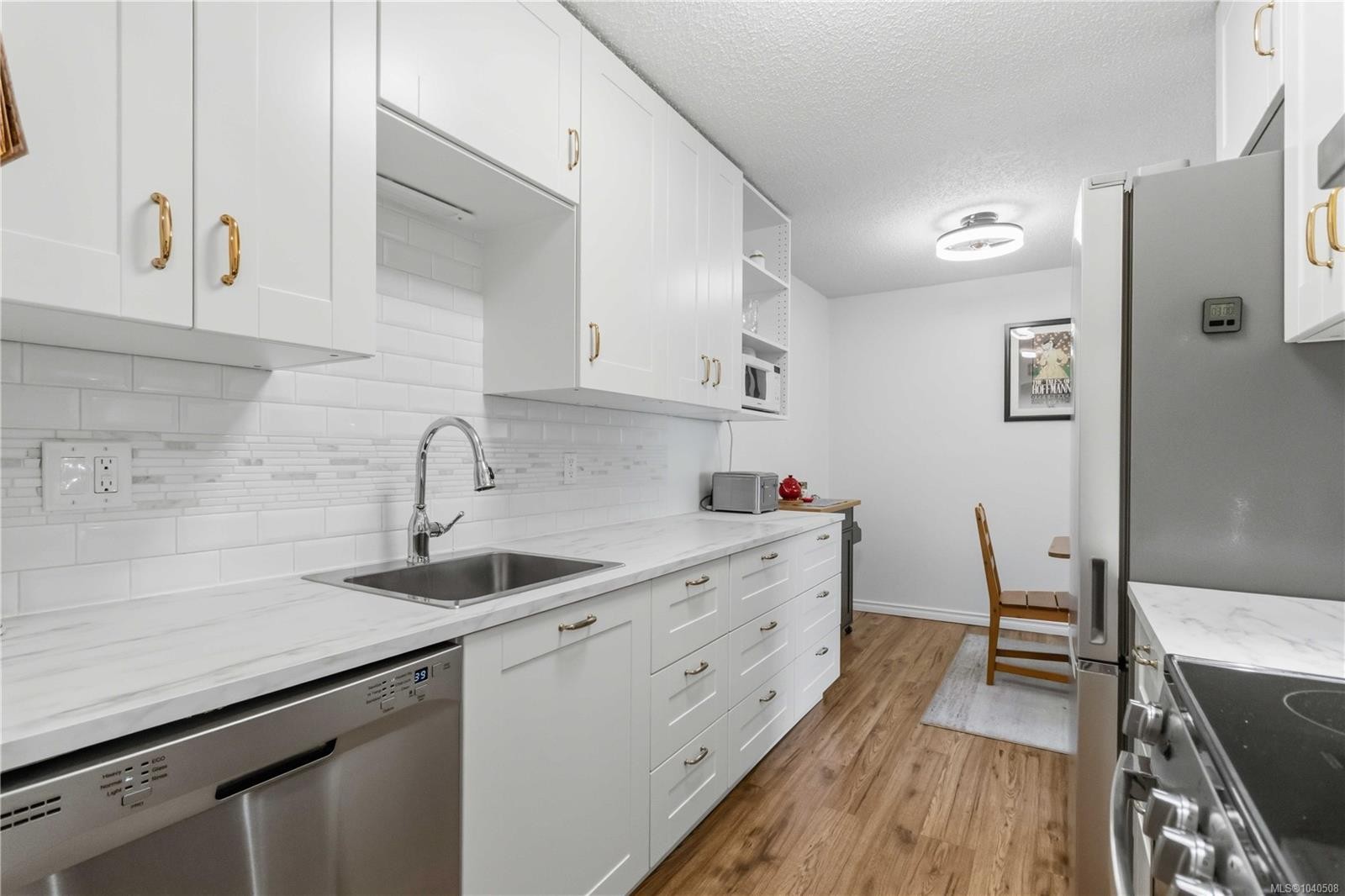 #220-3225 Eldon Pl, Saanich, BC