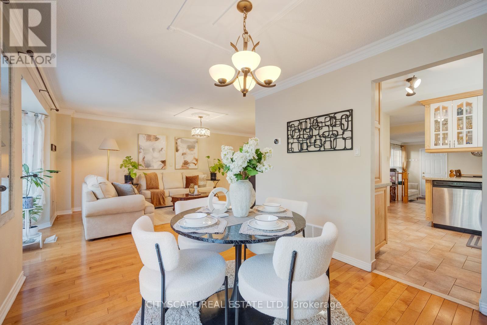 301 Kingsbridge Garden, Mississauga, ON