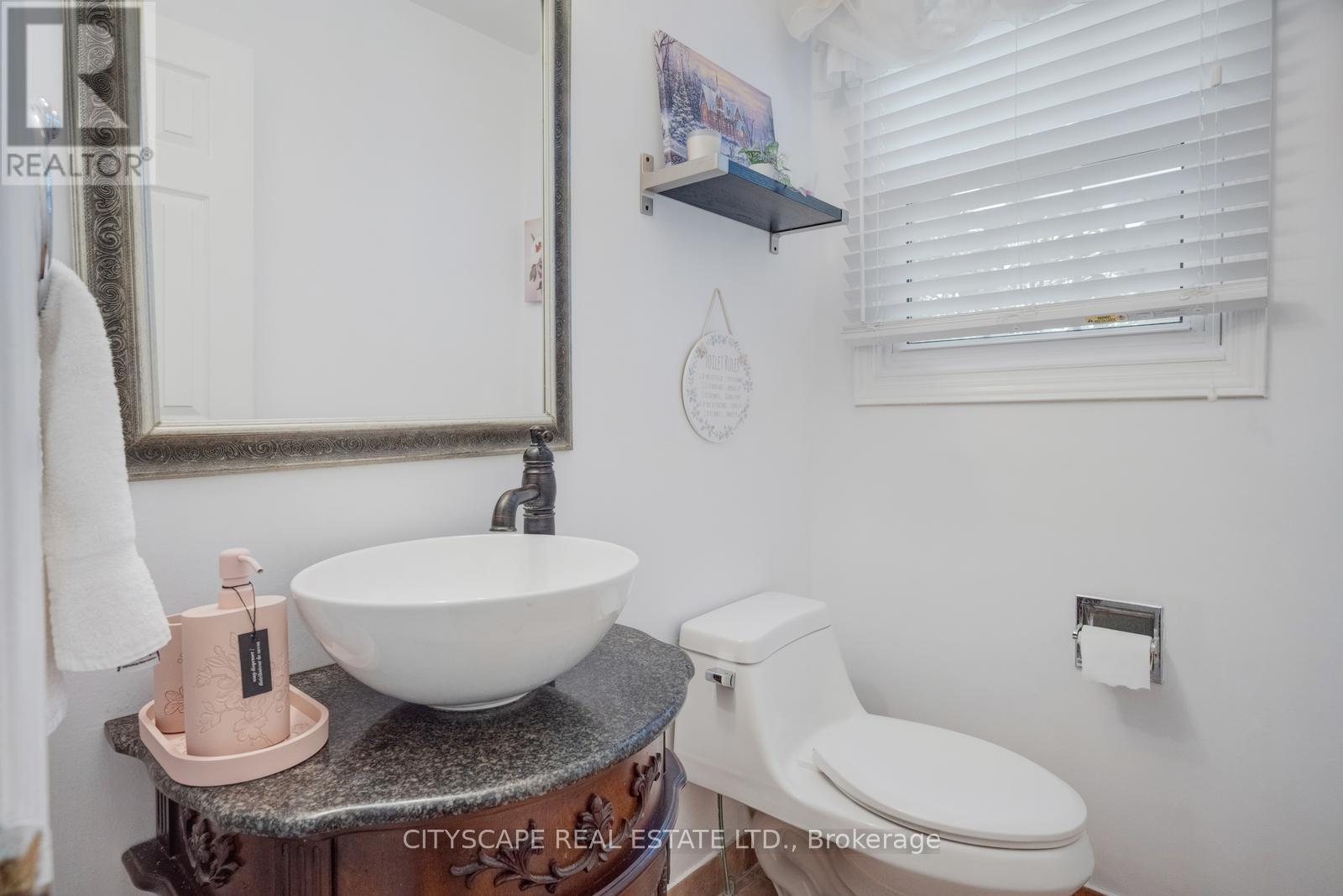 301 Kingsbridge Garden, Mississauga, ON