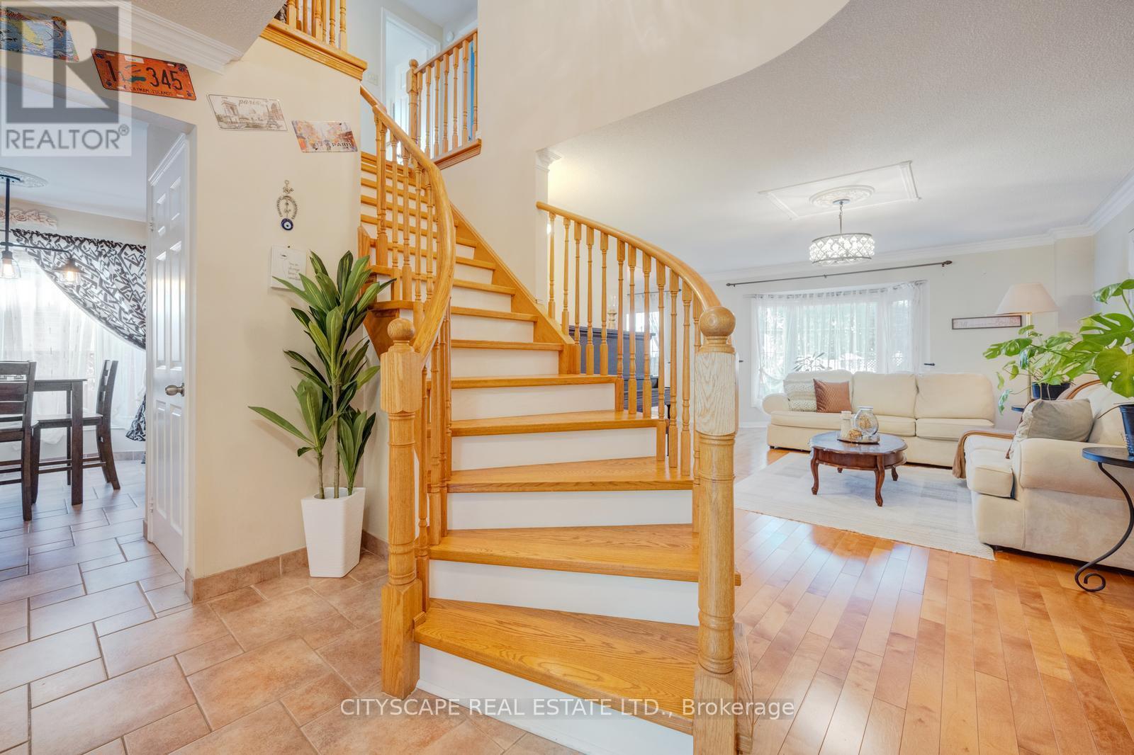 301 Kingsbridge Garden, Mississauga, ON