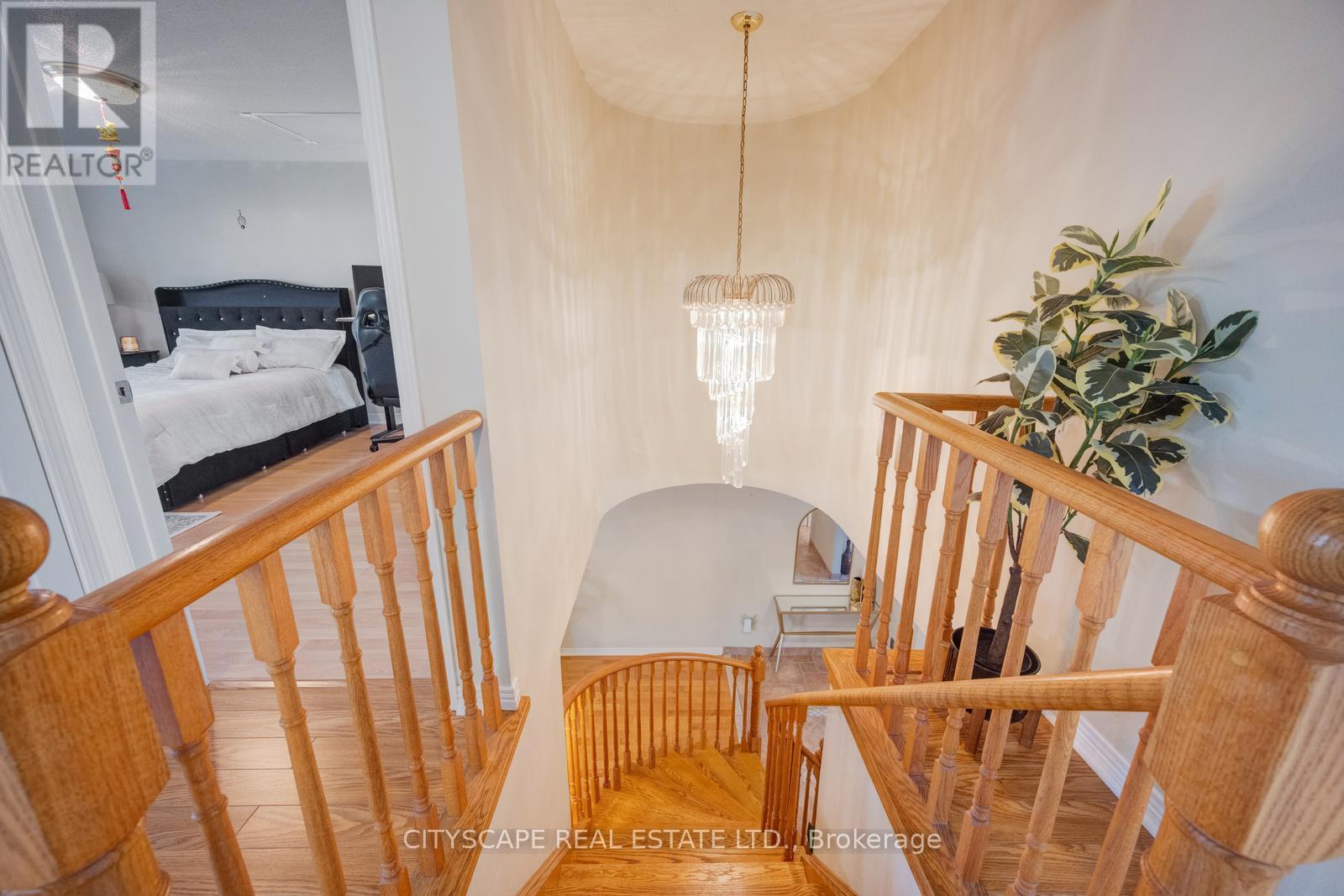 301 Kingsbridge Garden, Mississauga, ON