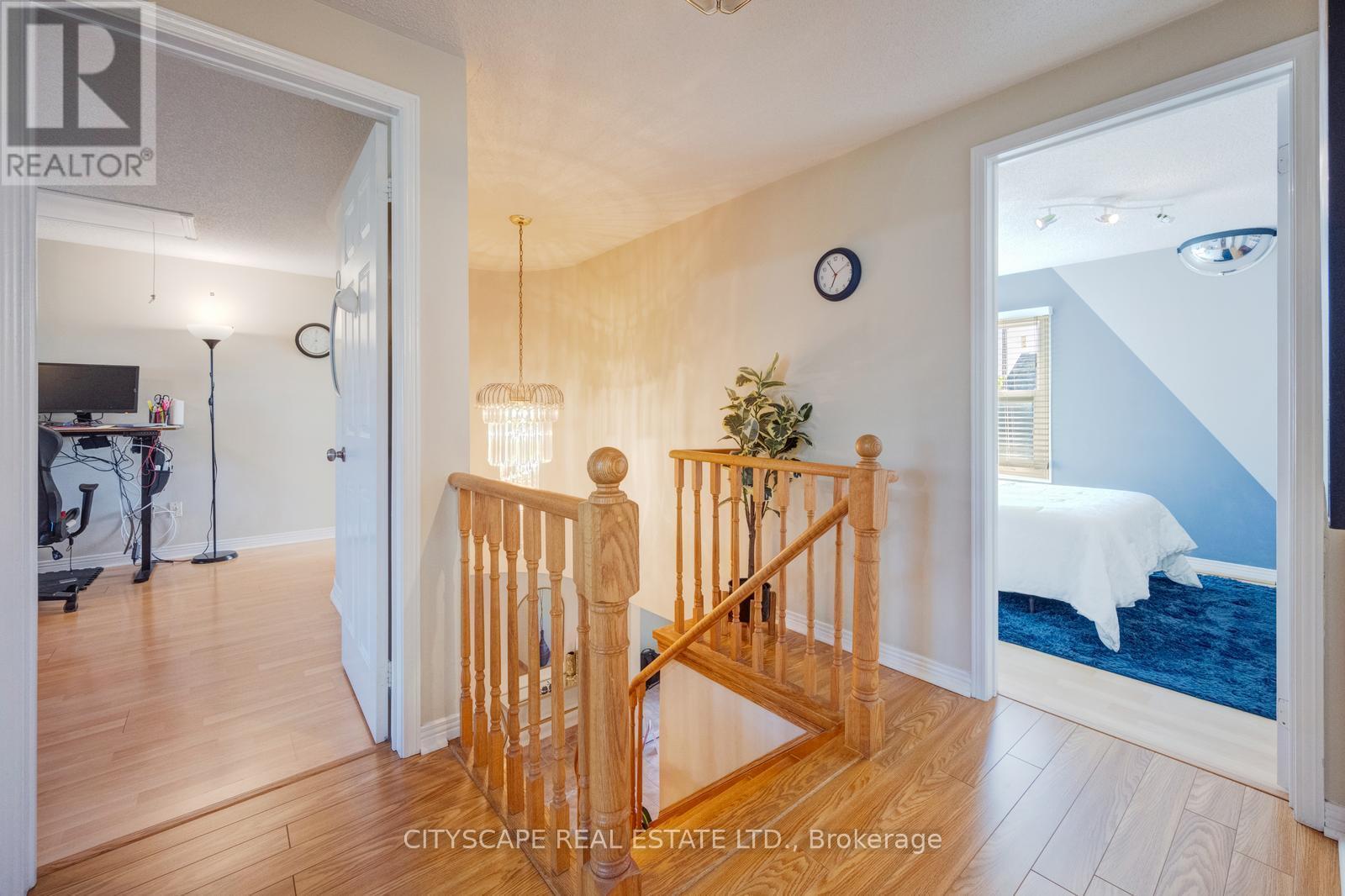 301 Kingsbridge Garden, Mississauga, ON