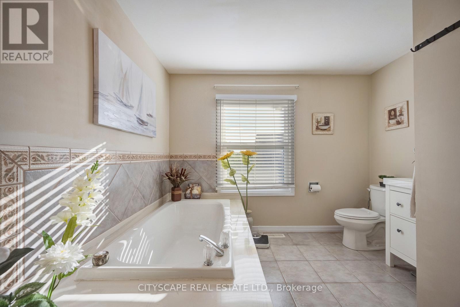 301 Kingsbridge Garden, Mississauga, ON