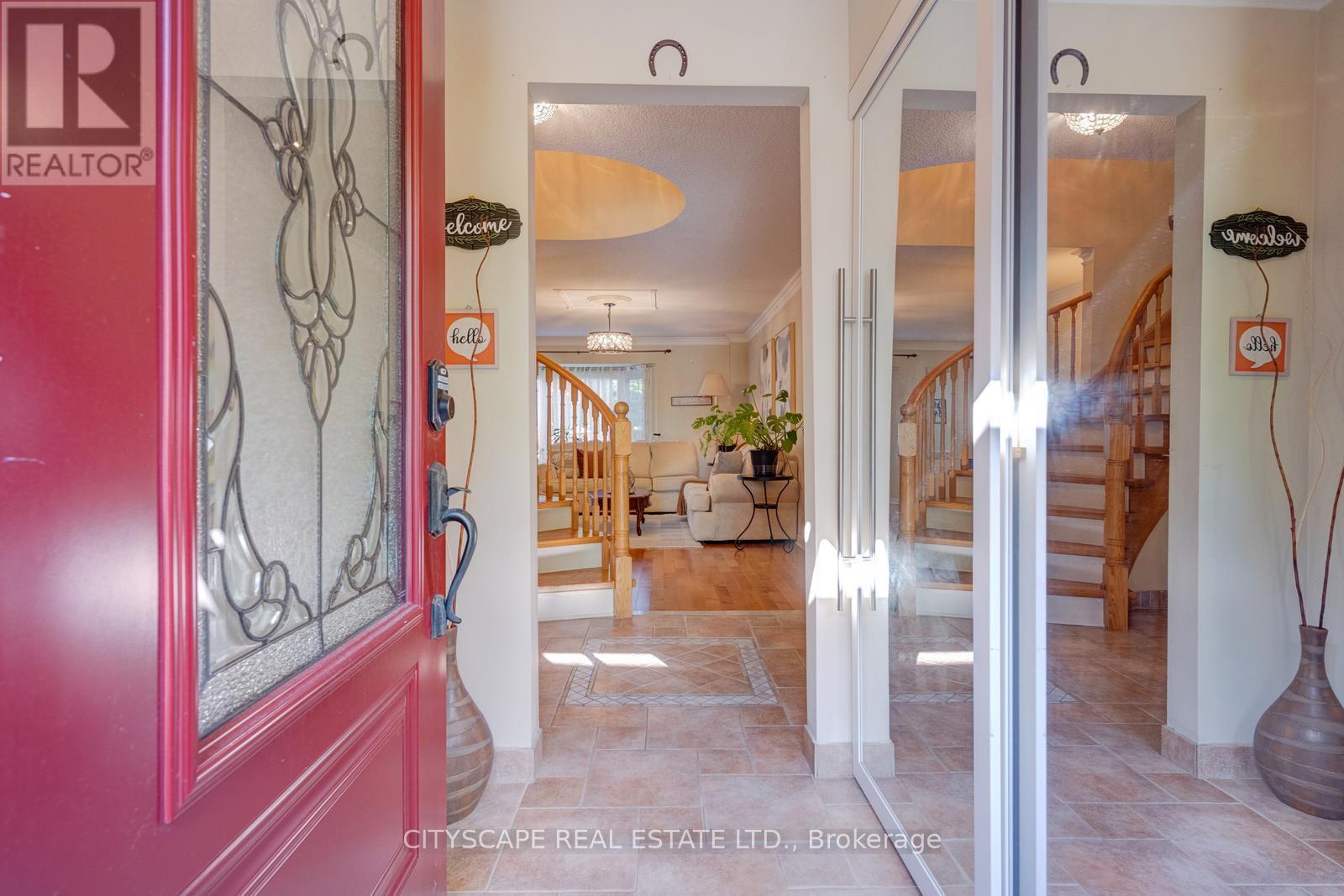 301 Kingsbridge Garden, Mississauga, ON