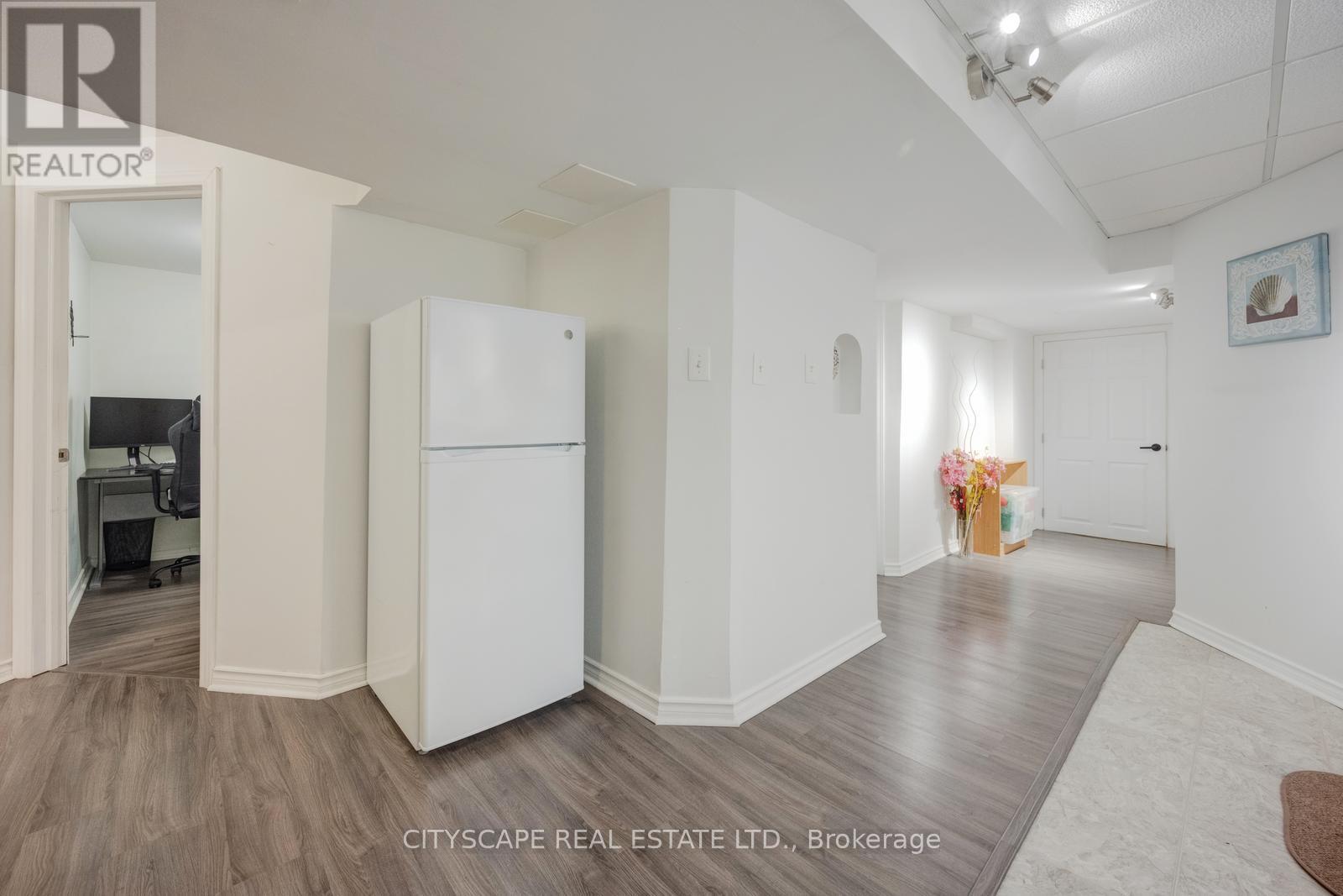 301 Kingsbridge Garden, Mississauga, ON