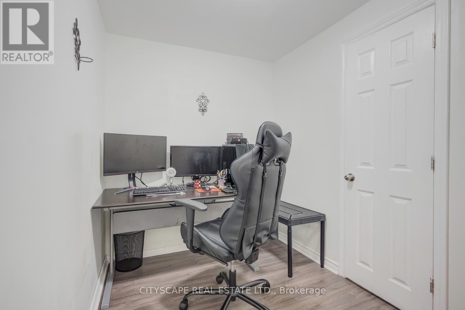 301 Kingsbridge Garden, Mississauga, ON