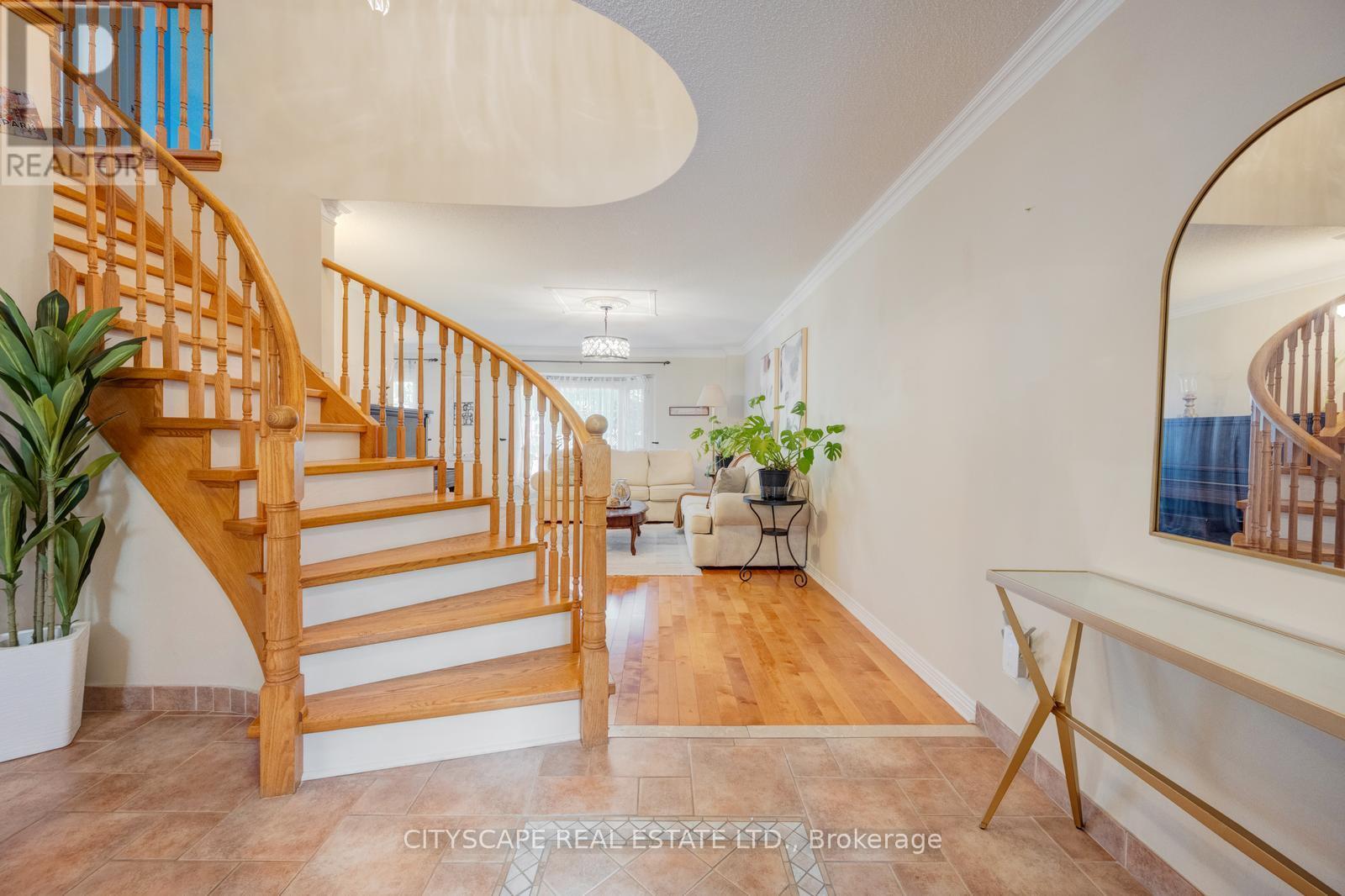 301 Kingsbridge Garden, Mississauga, ON