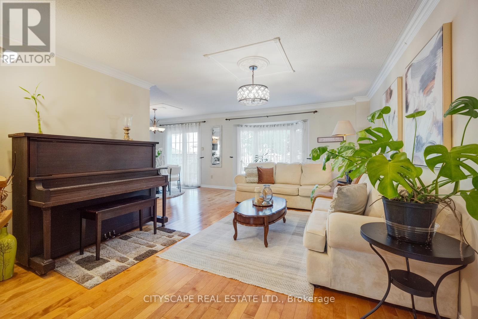 301 Kingsbridge Garden, Mississauga, ON