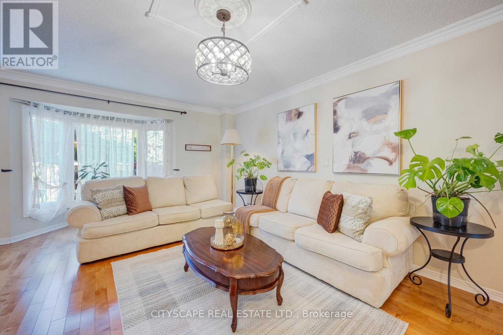301 Kingsbridge Garden, Mississauga, ON