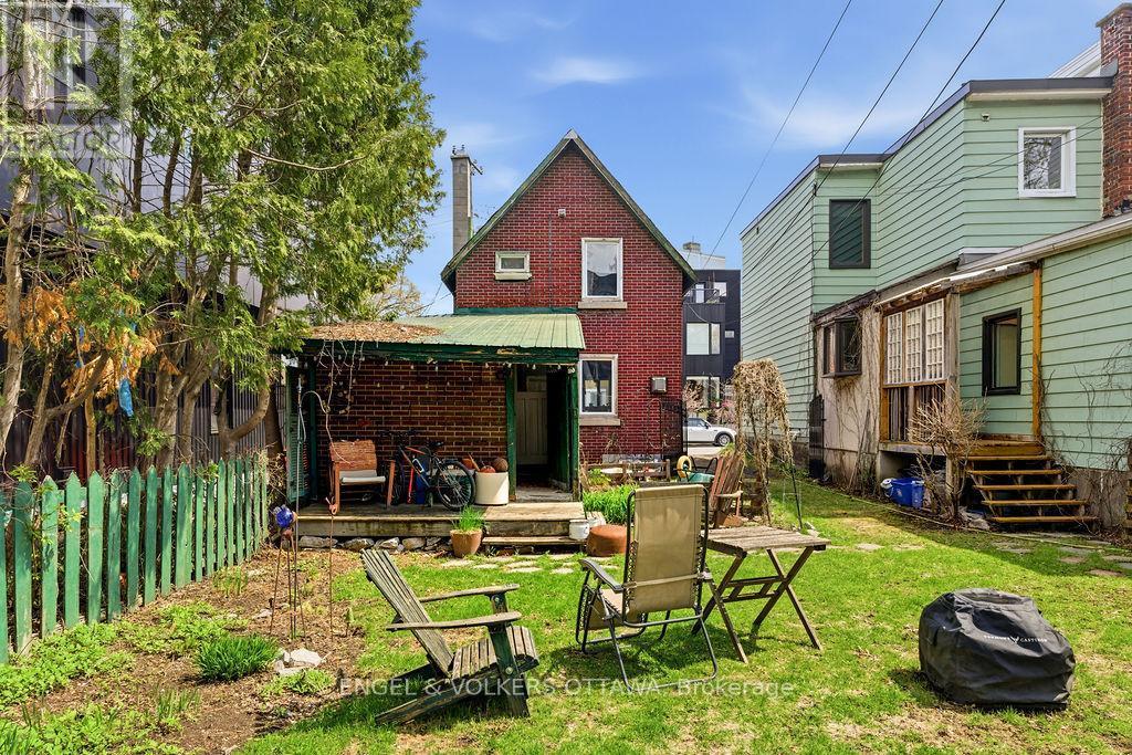 86 Pinhey Street, Ottawa, ON