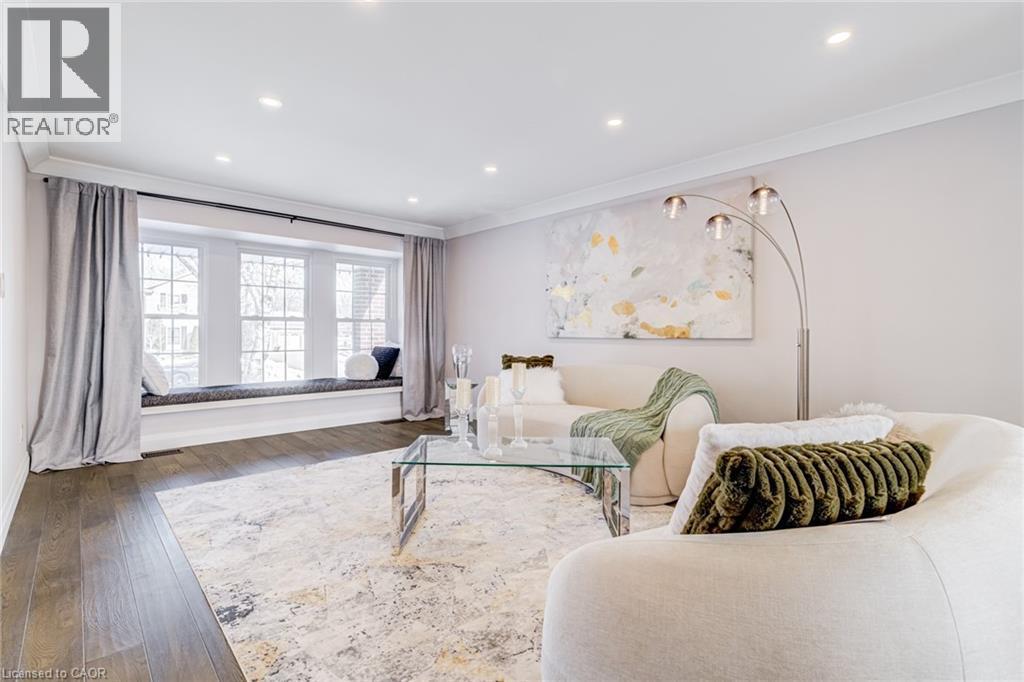 1320 Monmouth Drive, Burlington, ON