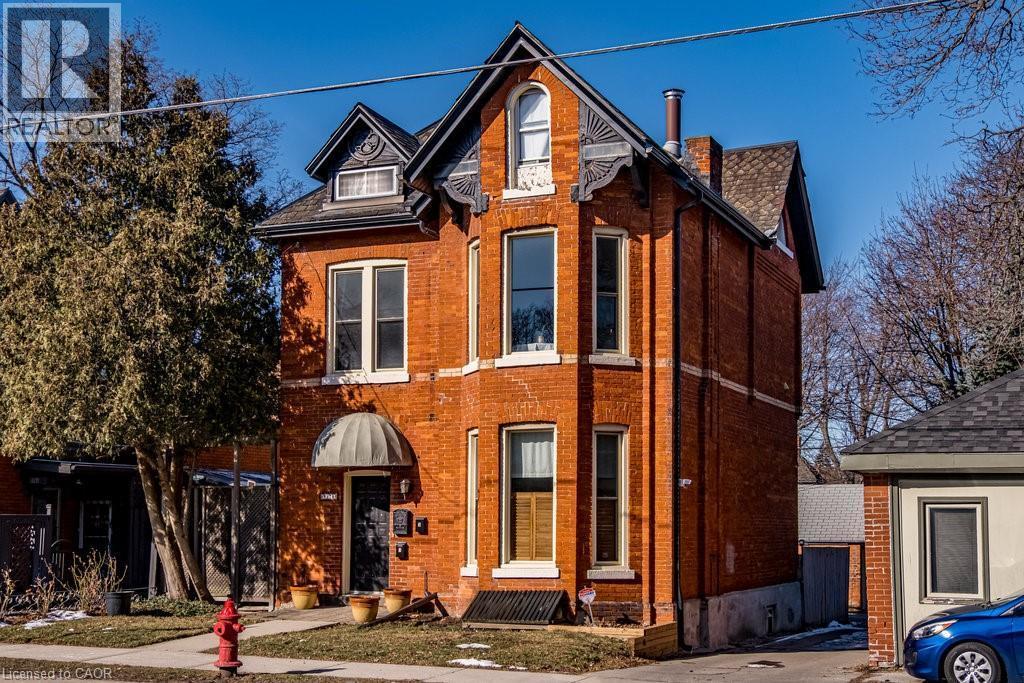 Triplex – Charming three-family home in sought-after Kirkendall, bordering the historic Durand neighbourhood. - 270 Queen Street S, Hamilton, ON