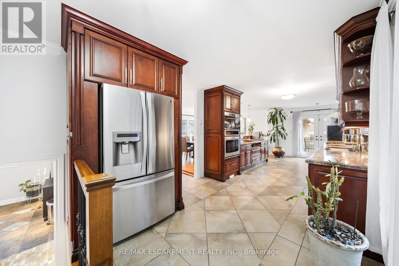 1045 Bloor Street, Mississauga, ON