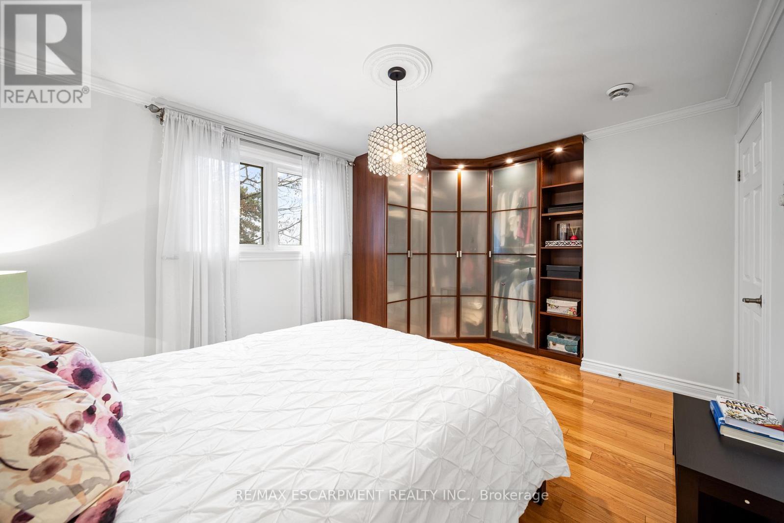 1045 Bloor Street, Mississauga, ON