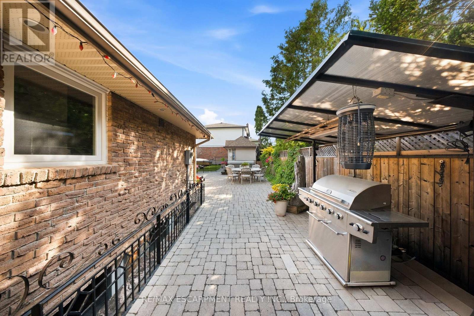 1045 Bloor Street, Mississauga, ON