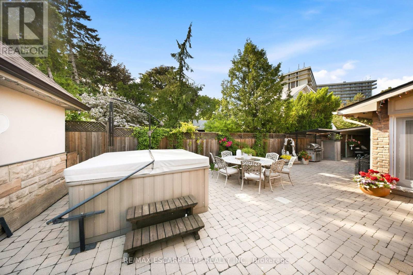 1045 Bloor Street, Mississauga, ON