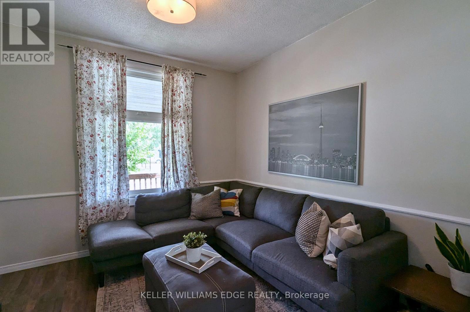 209 Glendale Avenue N, Hamilton, ON