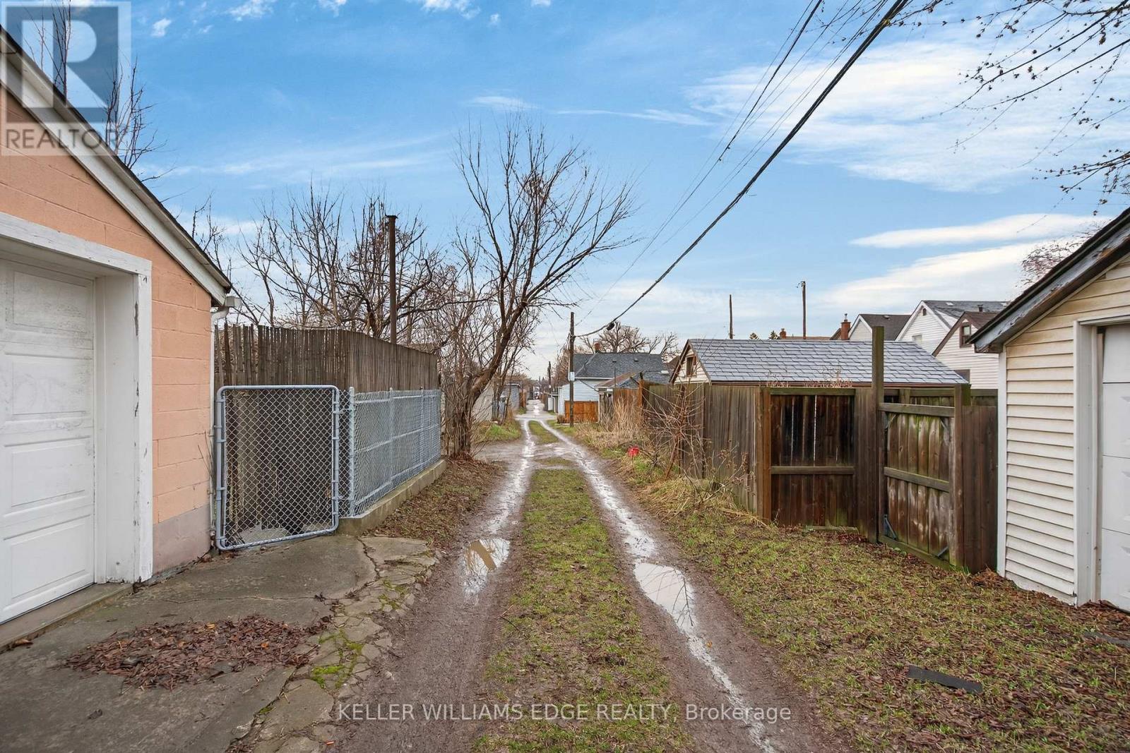 209 Glendale Avenue N, Hamilton, ON