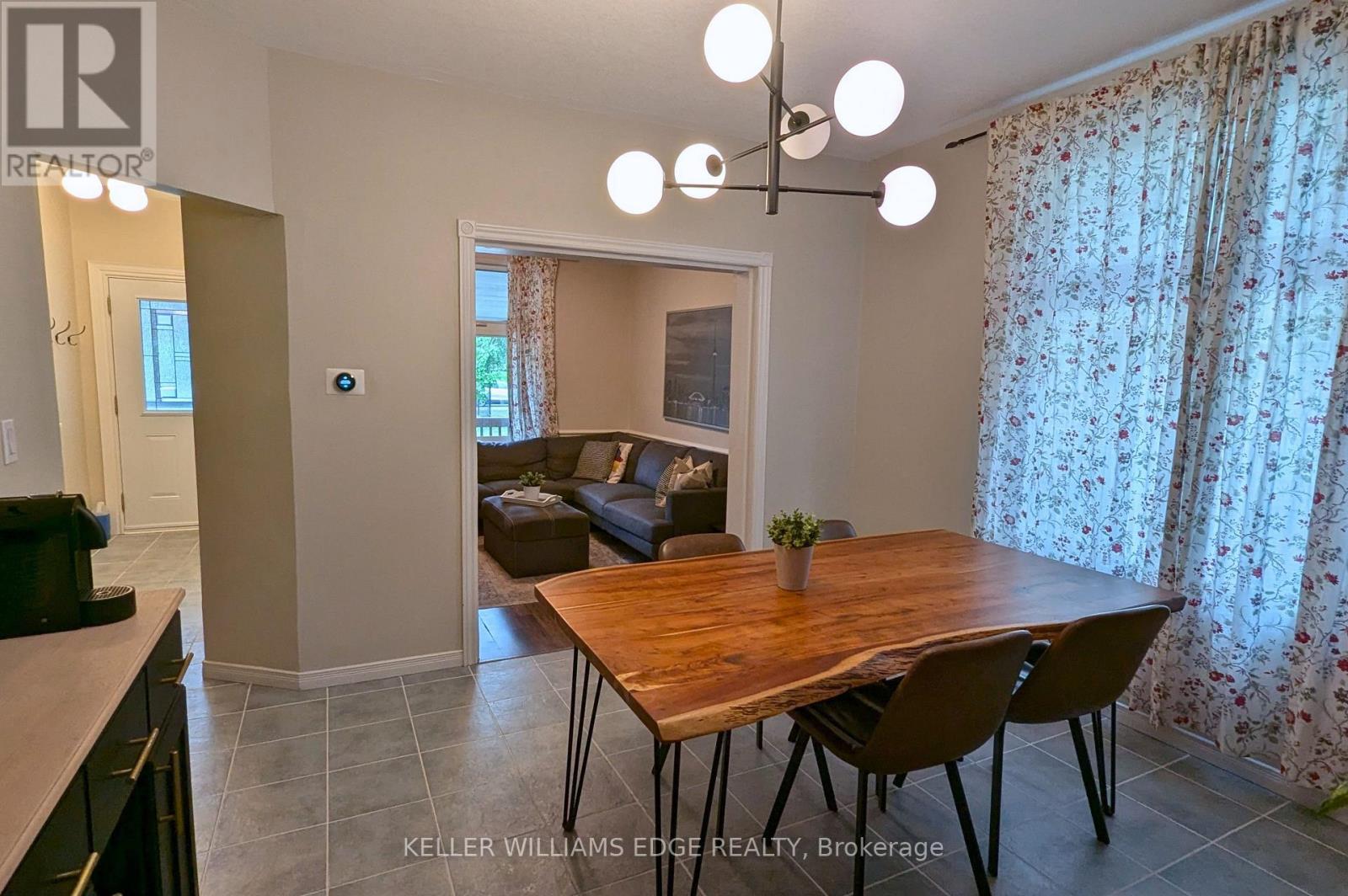 209 Glendale Avenue N, Hamilton, ON