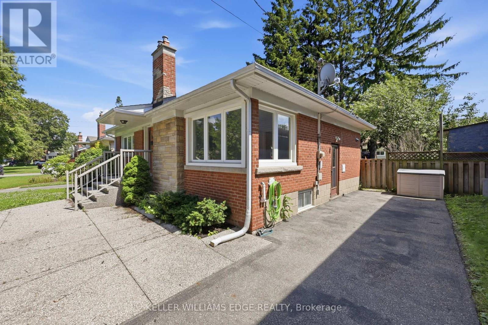 21 Sheridan Lane, Hamilton, ON