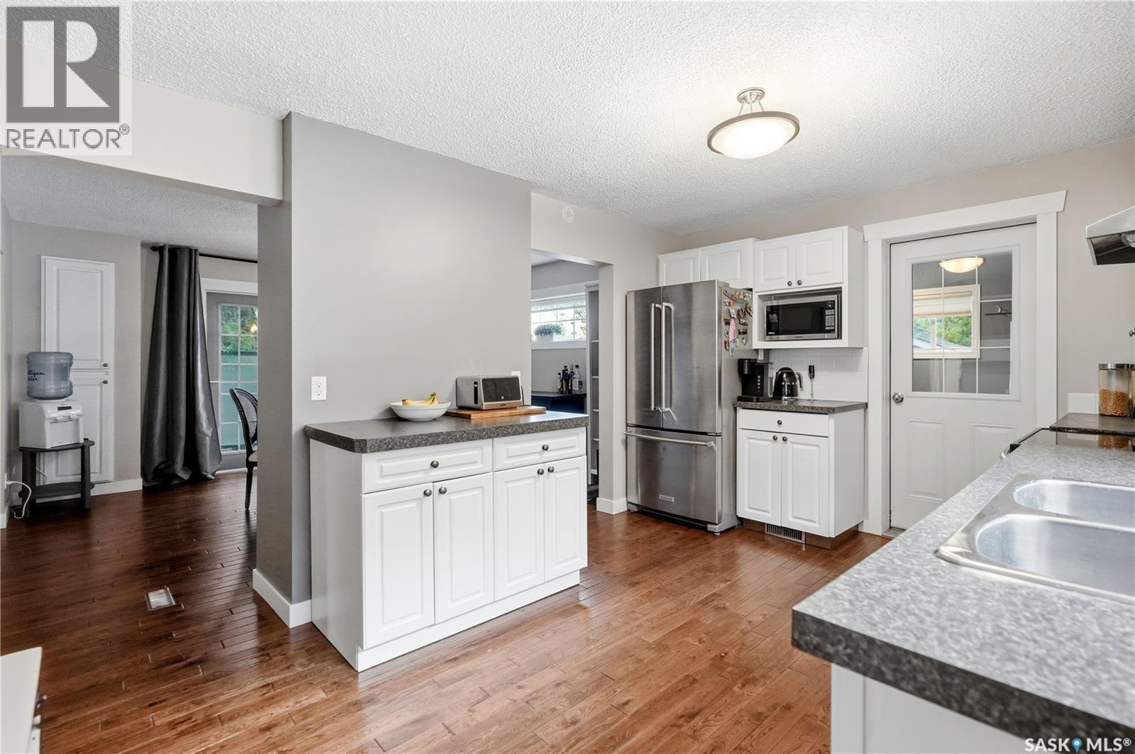 1054 Clifton Avenue, Moose Jaw, SK