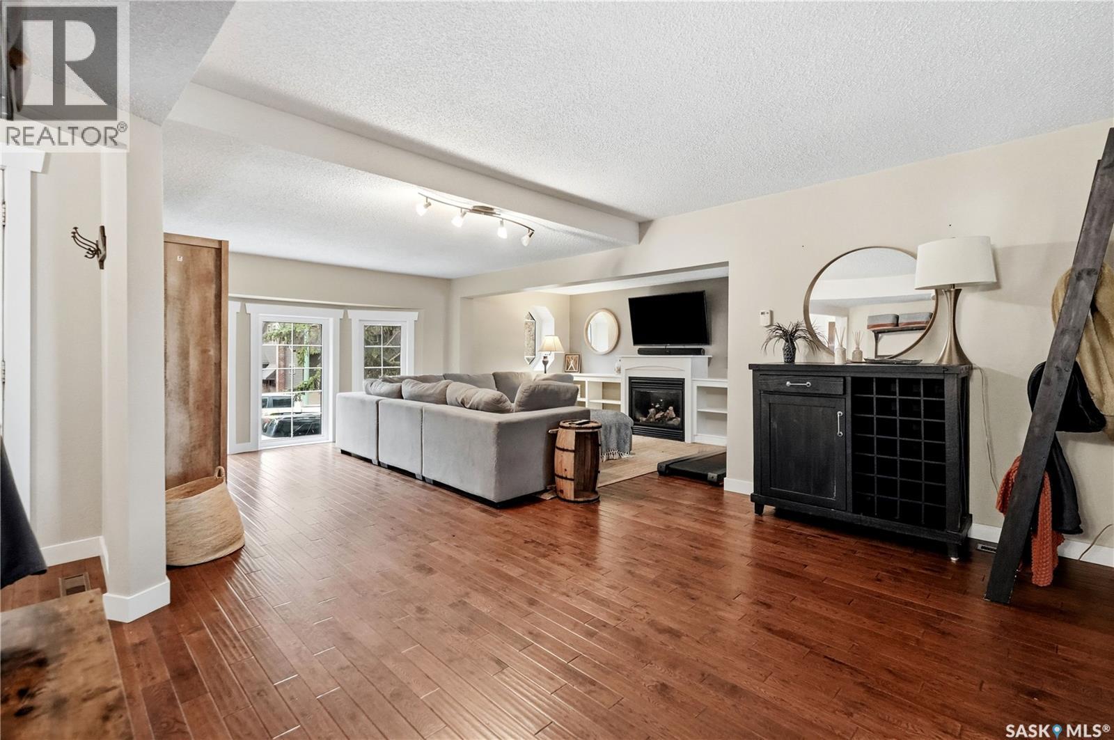 1054 Clifton Avenue, Moose Jaw, SK