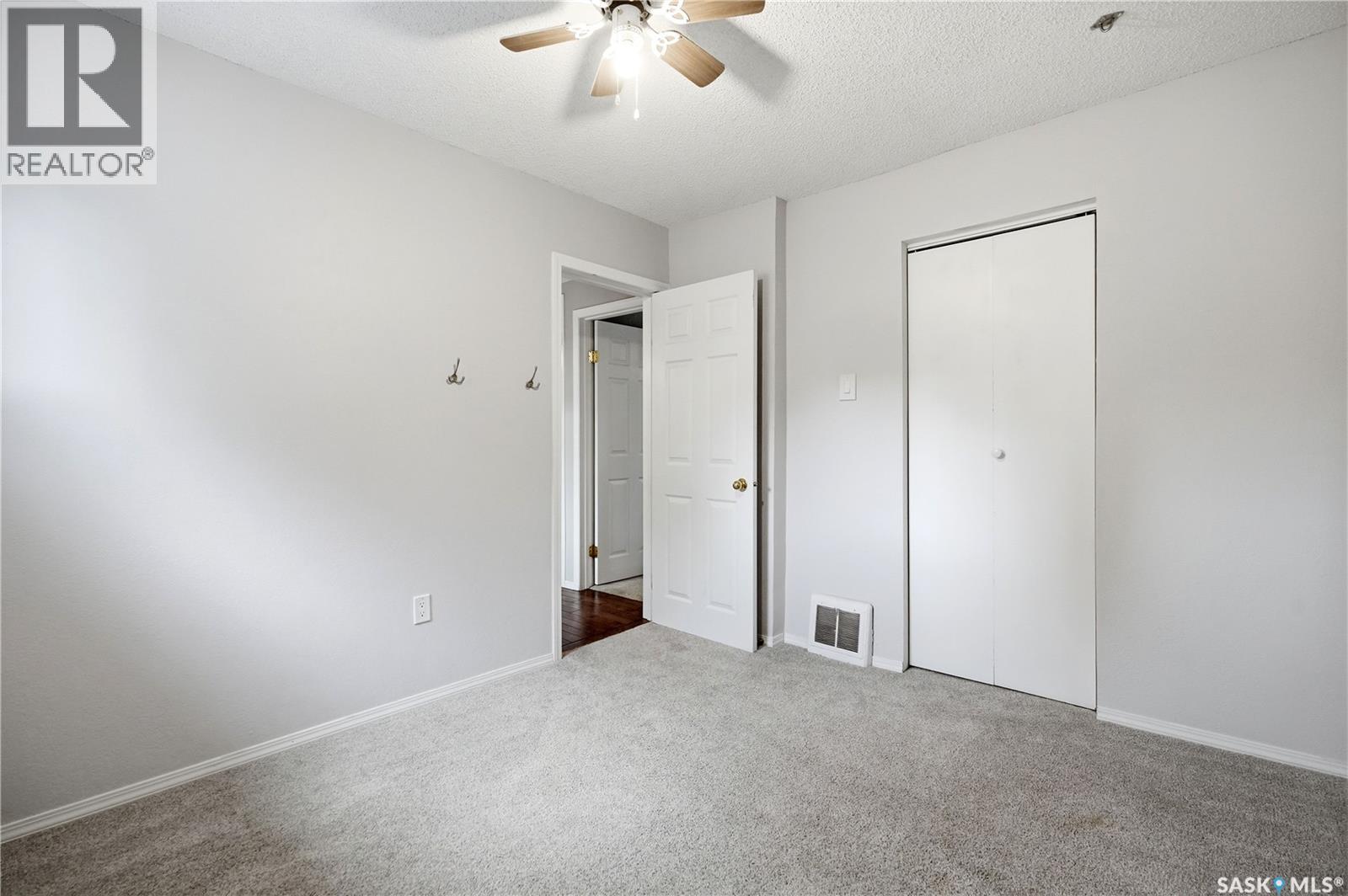 1054 Clifton Avenue, Moose Jaw, SK