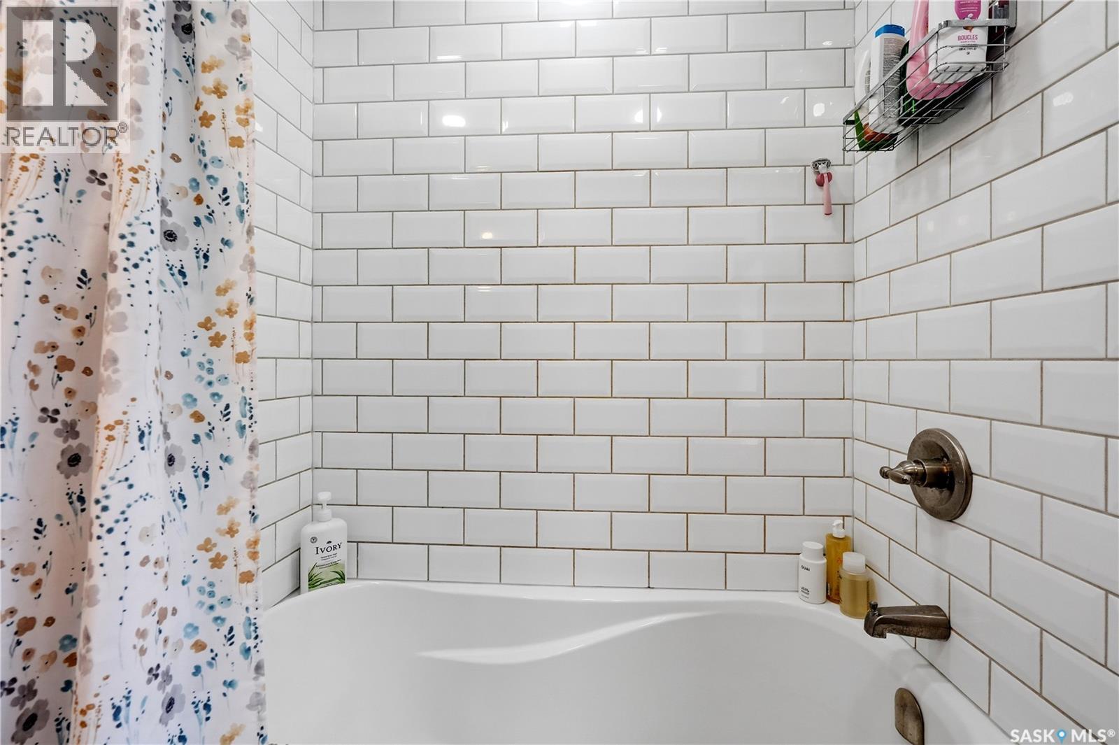 1054 Clifton Avenue, Moose Jaw, SK