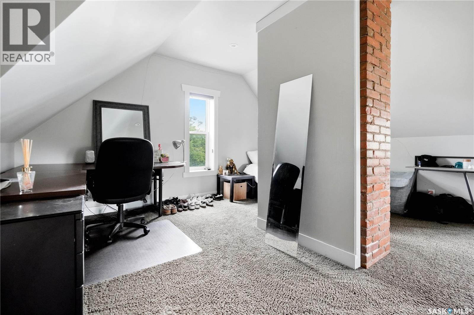 1054 Clifton Avenue, Moose Jaw, SK