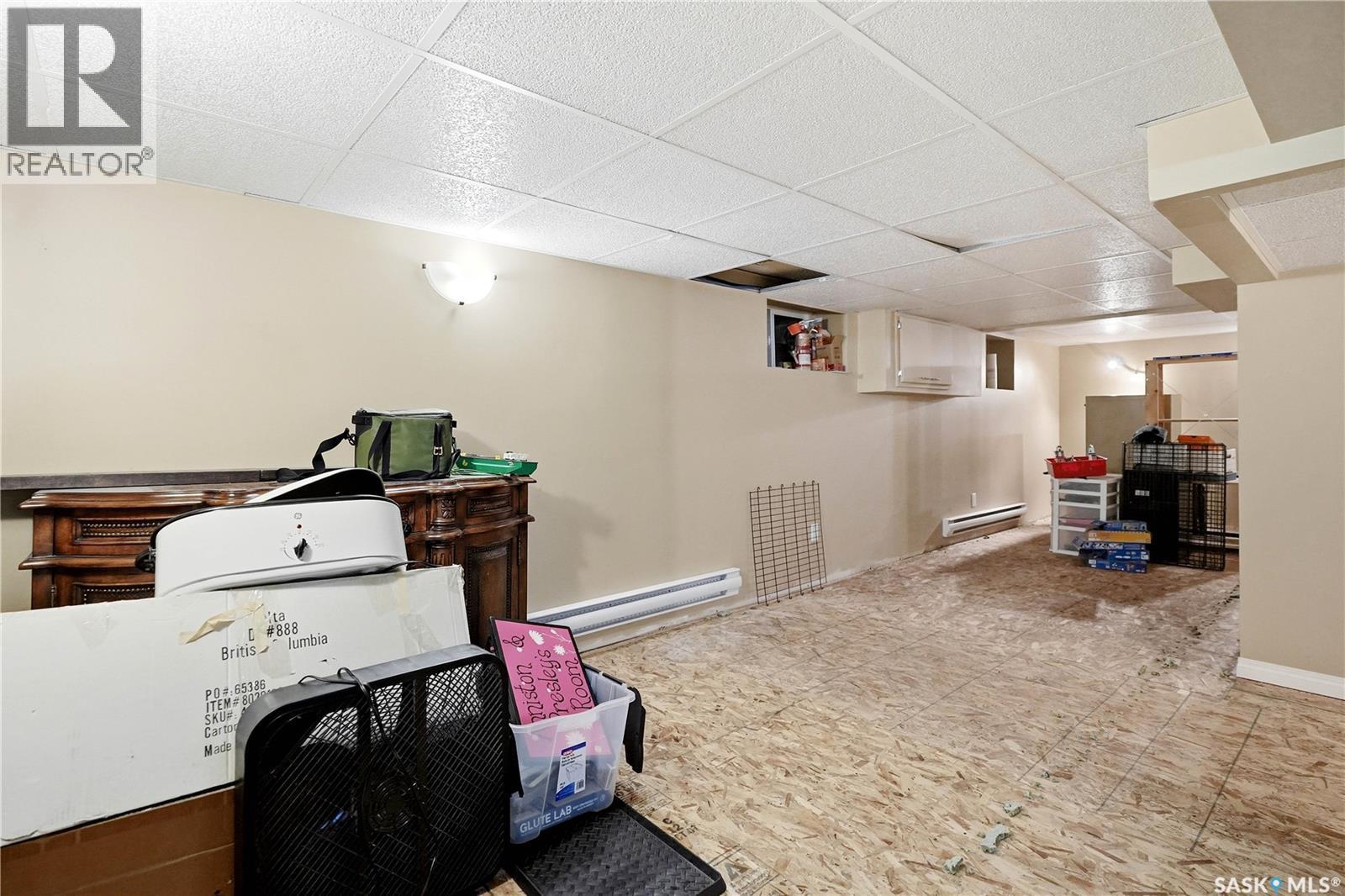 1054 Clifton Avenue, Moose Jaw, SK