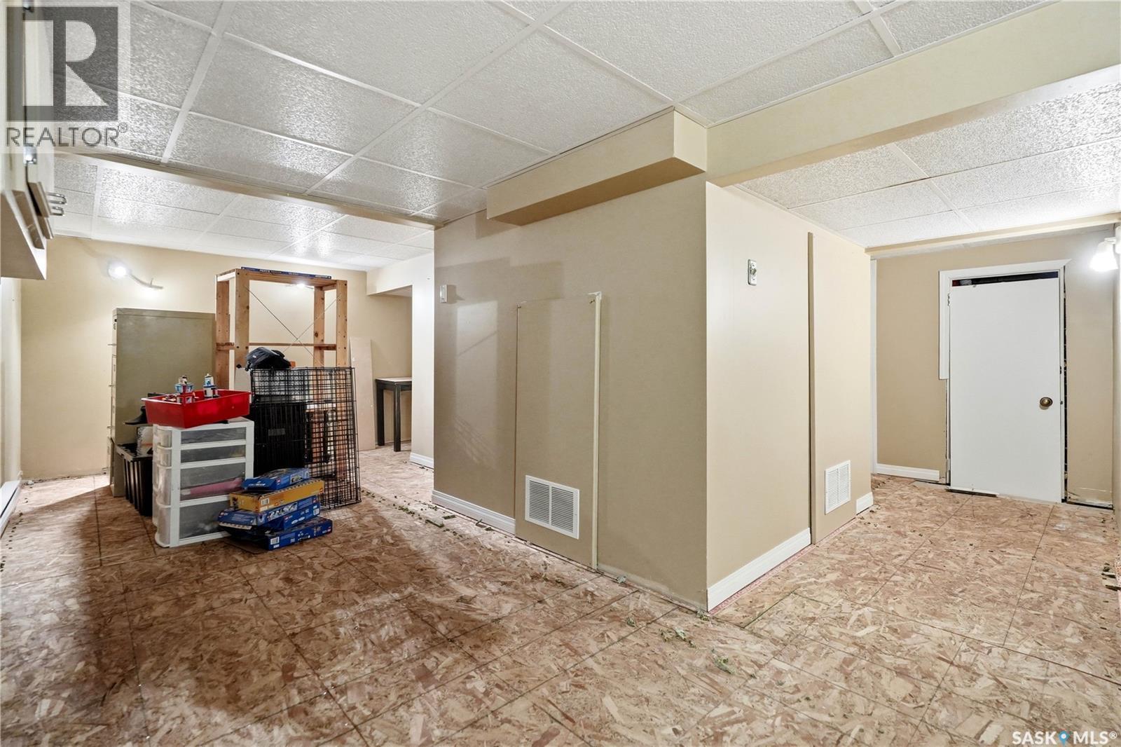 1054 Clifton Avenue, Moose Jaw, SK