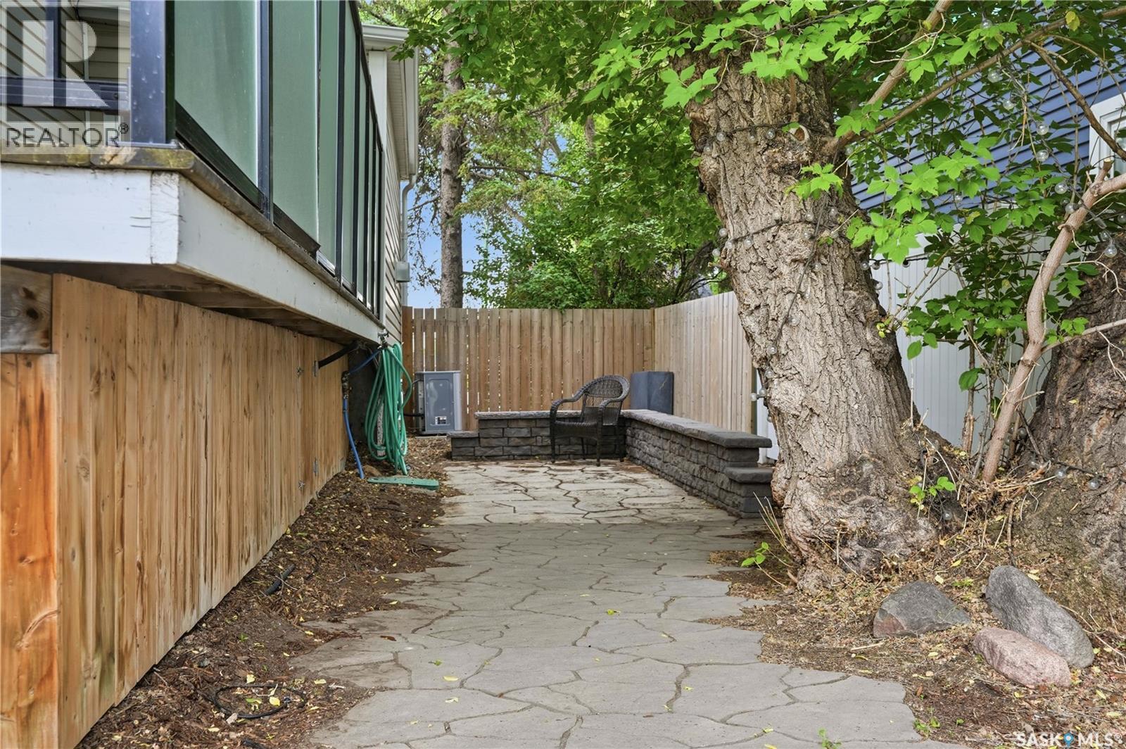 1054 Clifton Avenue, Moose Jaw, SK