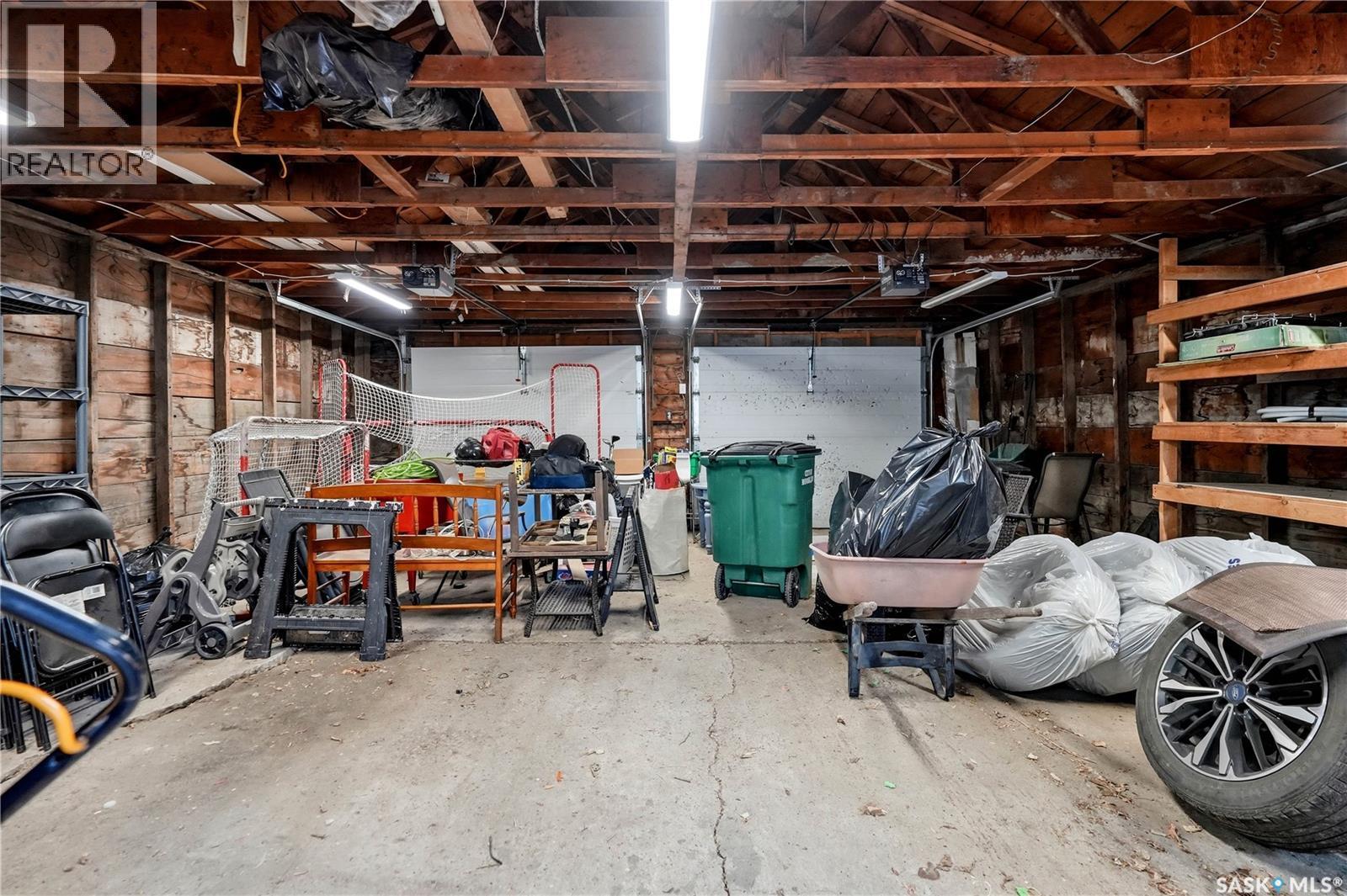 1054 Clifton Avenue, Moose Jaw, SK