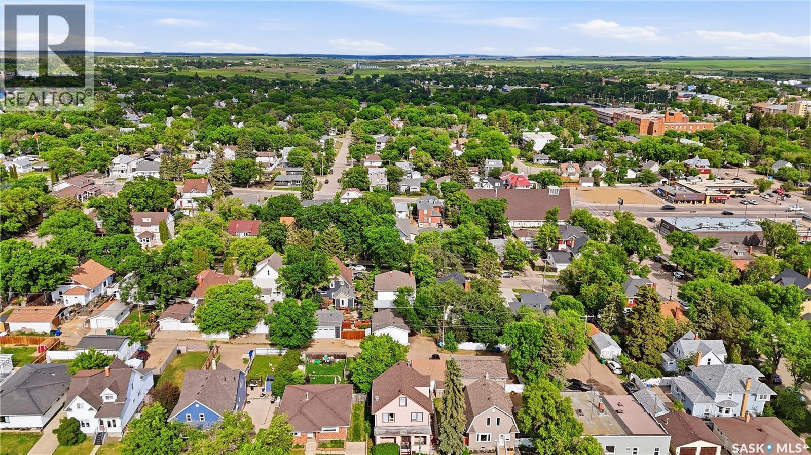 1054 Clifton Avenue, Moose Jaw, SK
