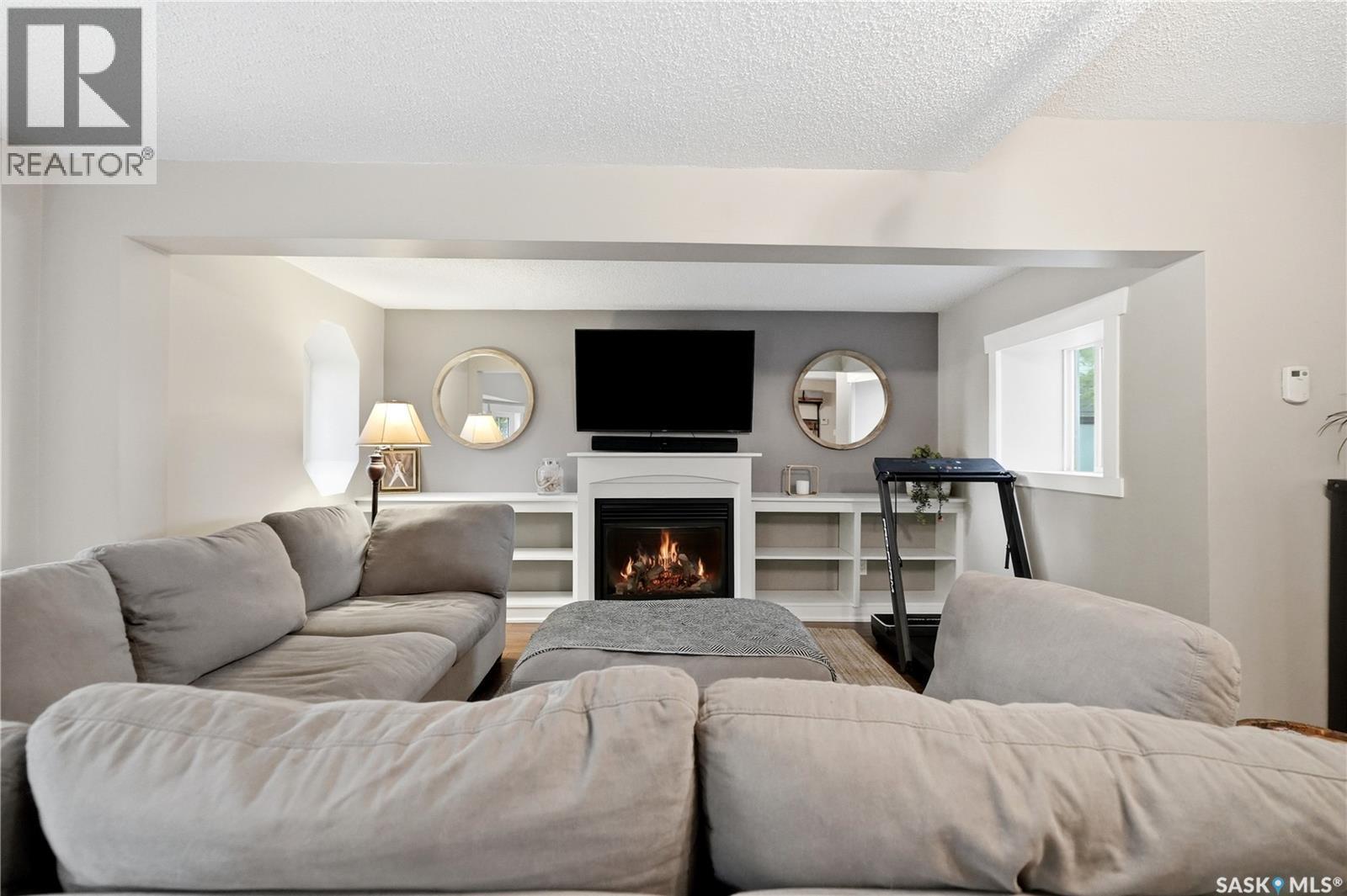 1054 Clifton Avenue, Moose Jaw, SK