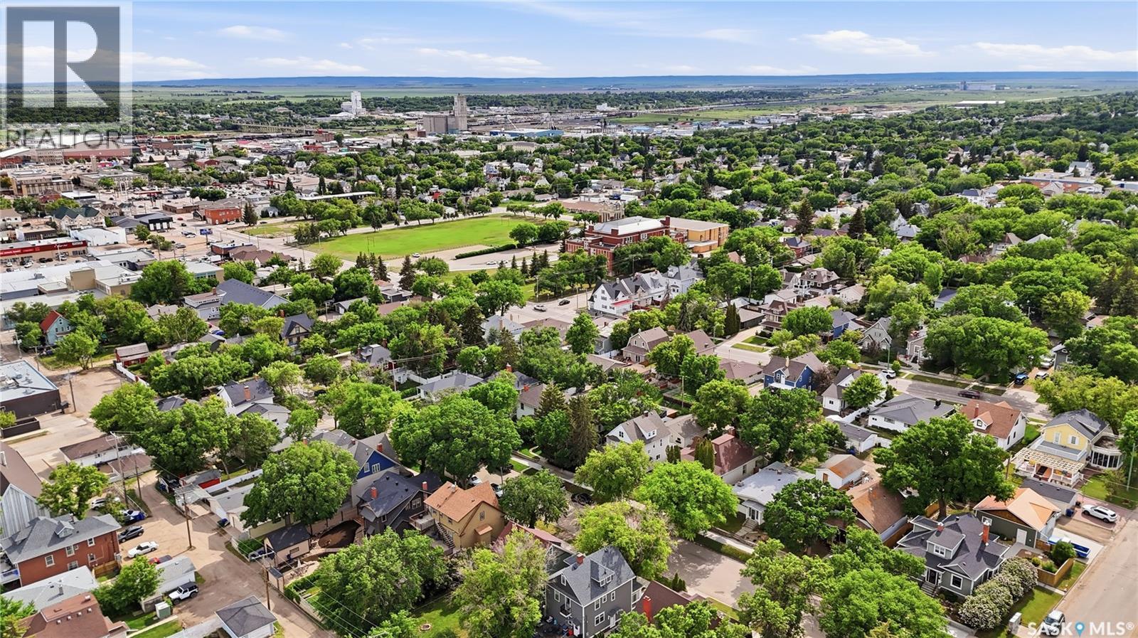 1054 Clifton Avenue, Moose Jaw, SK