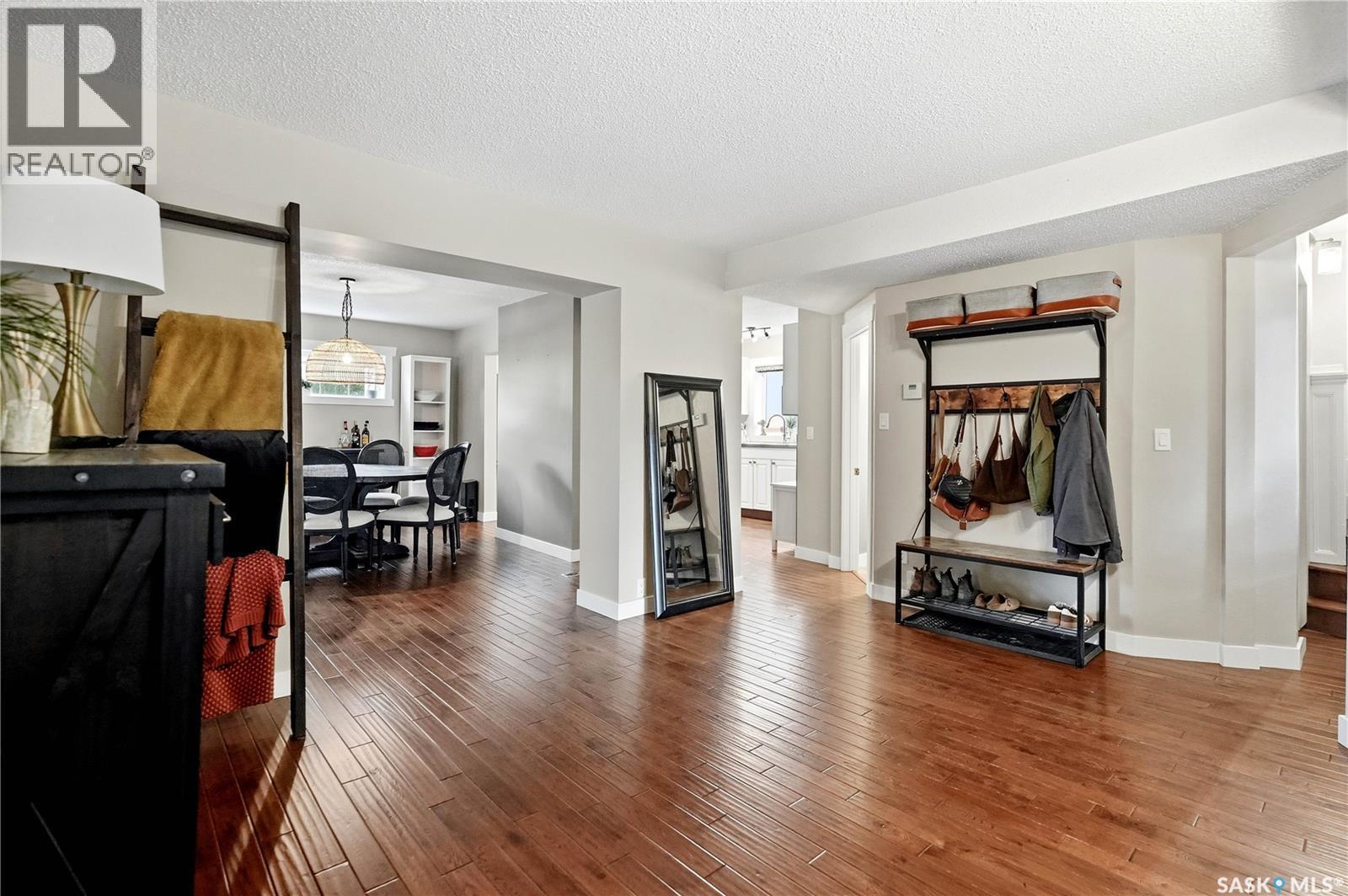 1054 Clifton Avenue, Moose Jaw, SK