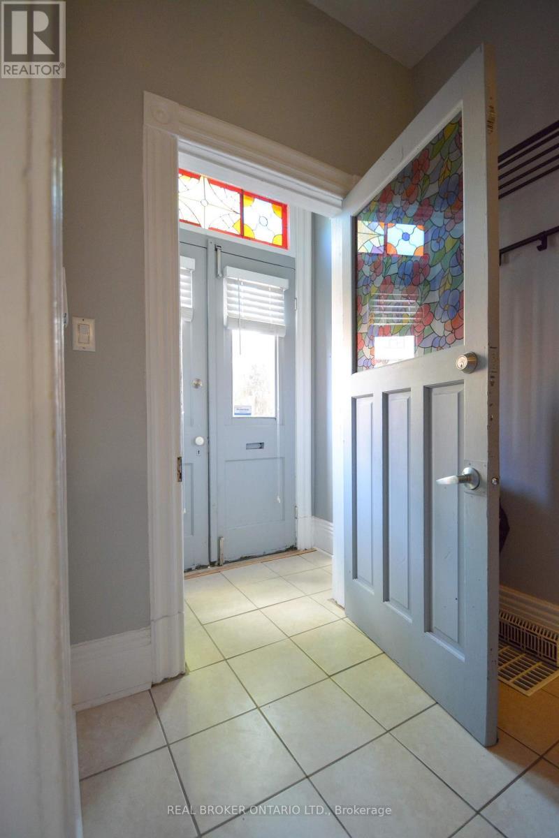 132 Grant Avenue, Hamilton, ON