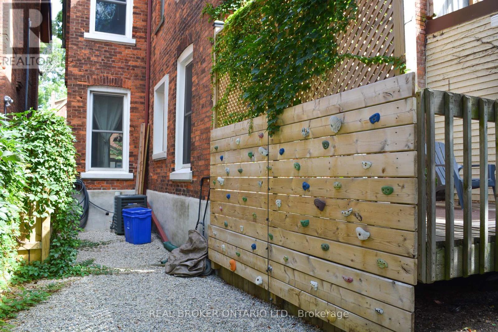 132 Grant Avenue, Hamilton, ON