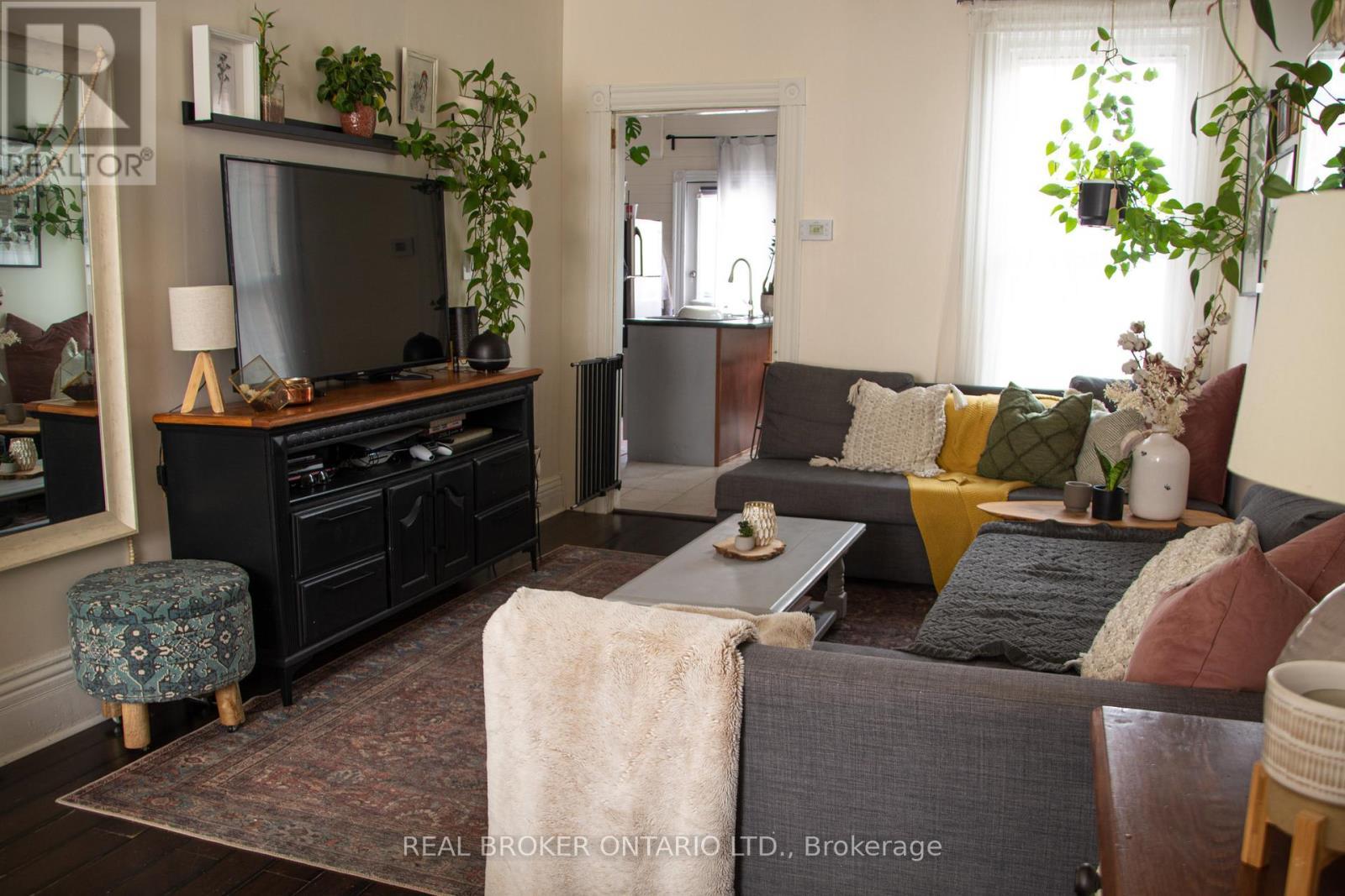132 Grant Avenue, Hamilton, ON