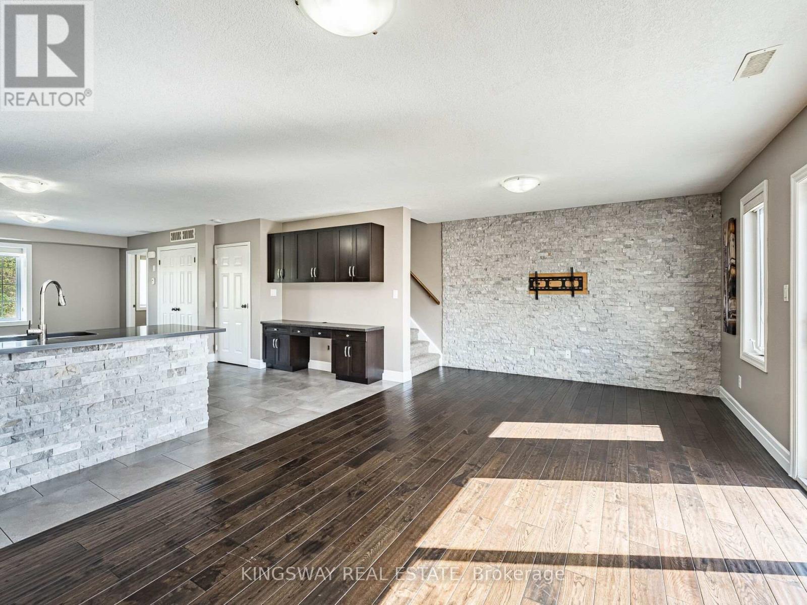 15 - 275 Old Huron Road E, Kitchener, ON