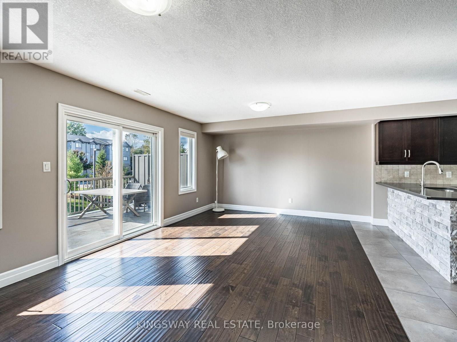 15 - 275 Old Huron Road E, Kitchener, ON