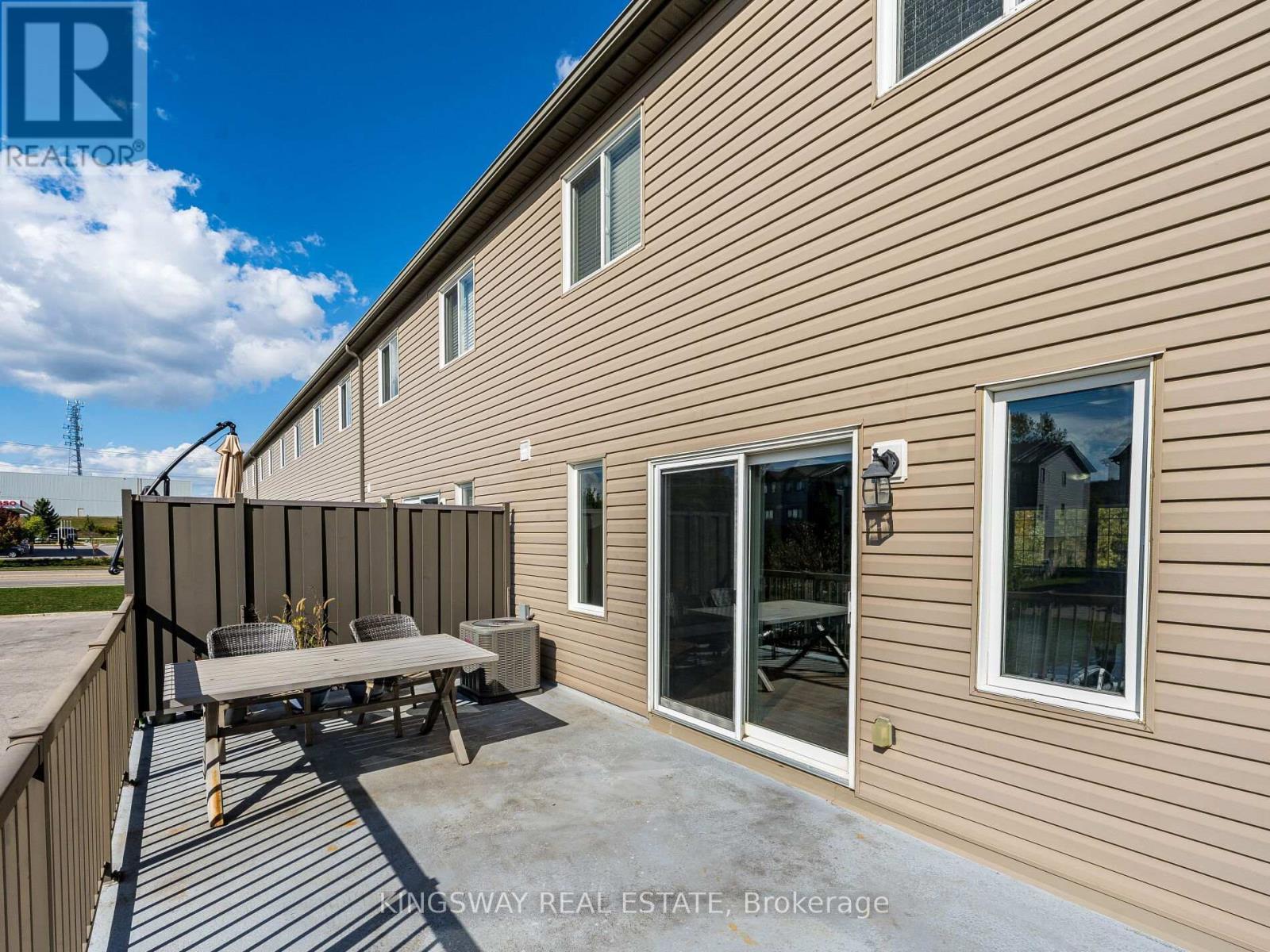 15 - 275 Old Huron Road E, Kitchener, ON
