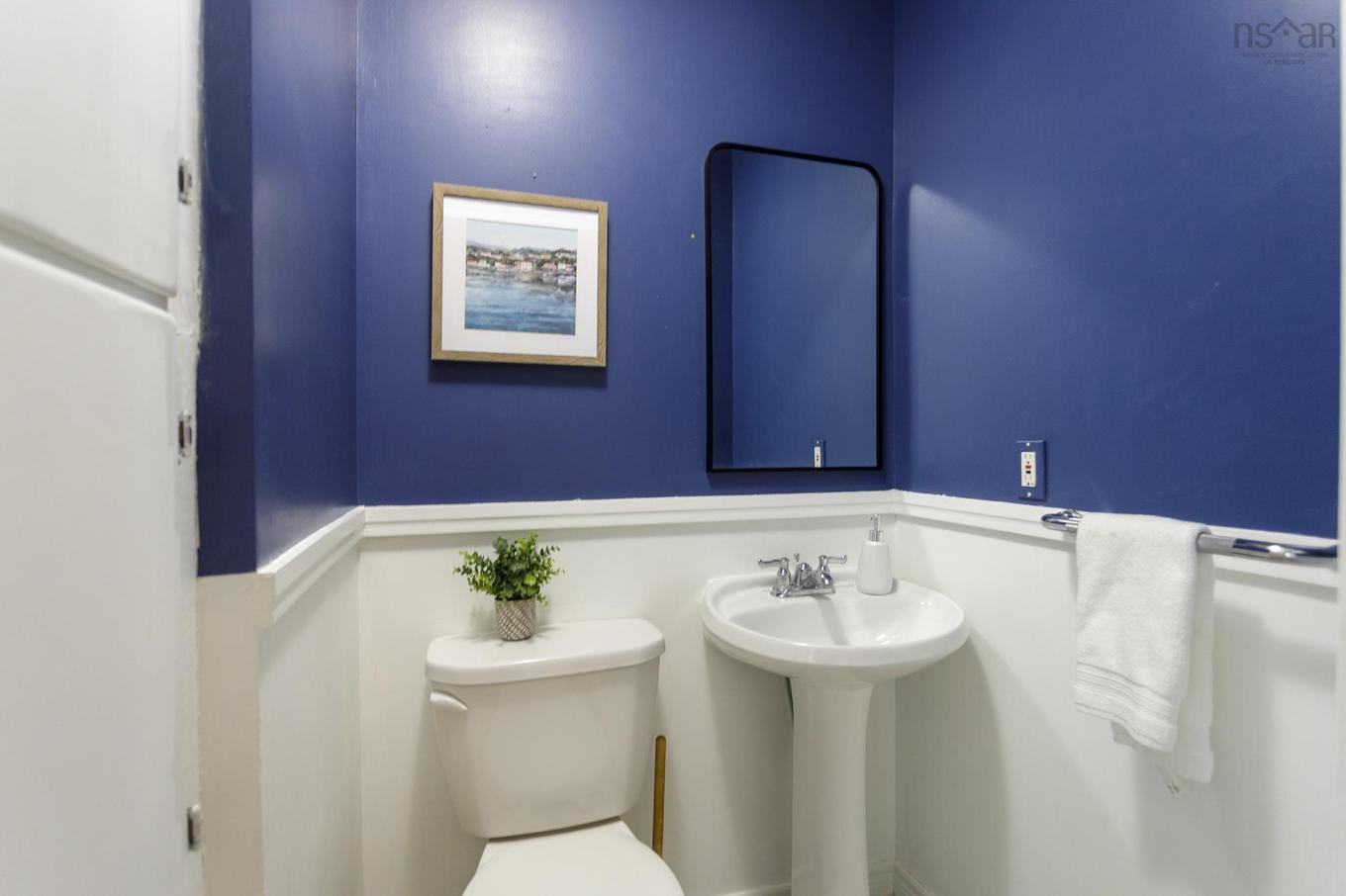 160 Cottage St, Berwick, NS - Indoor Photo Showing Bathroom
